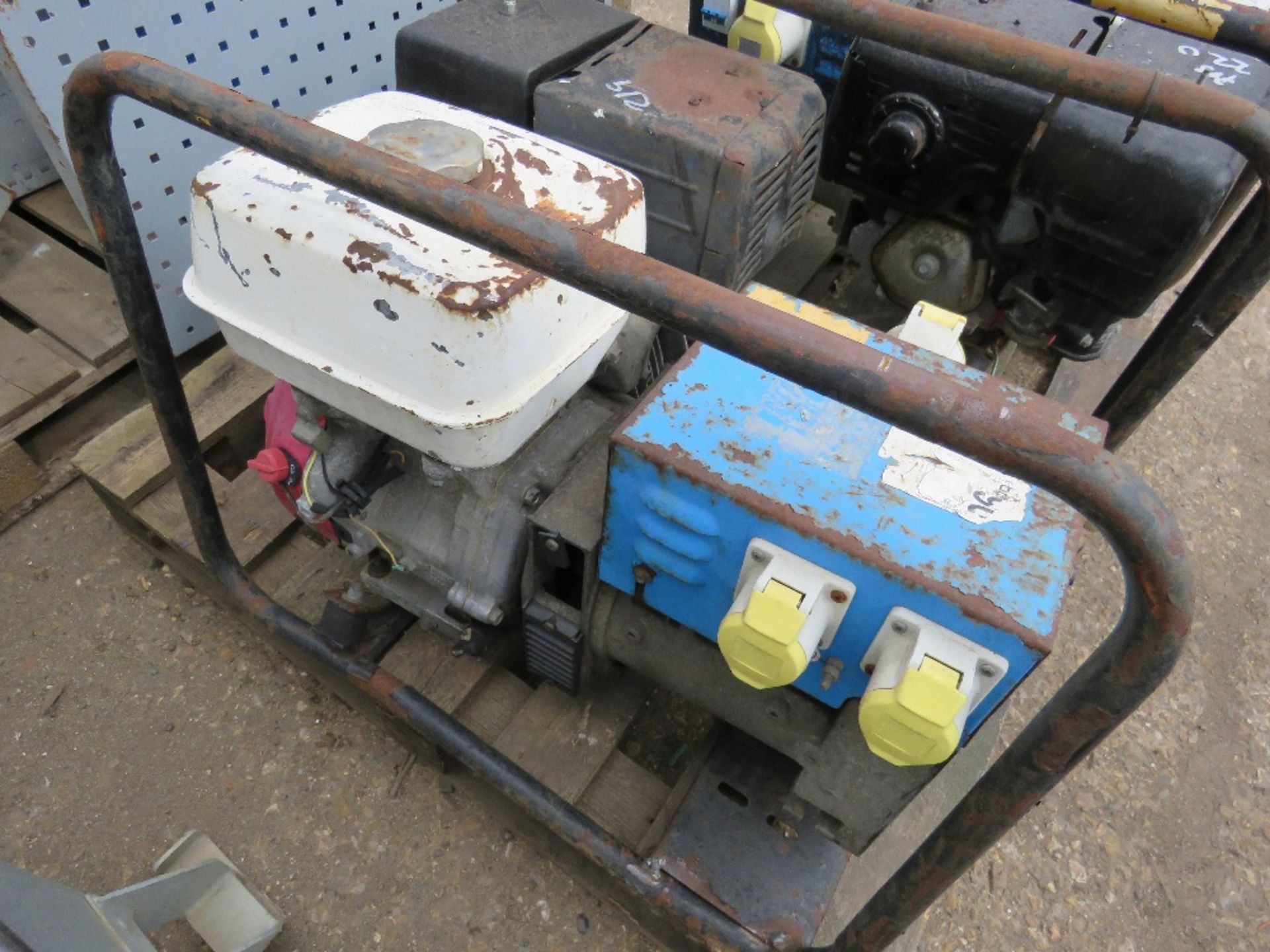 HONDA 5KVA GENERATOR, INCOMPLETE. - Image 3 of 4