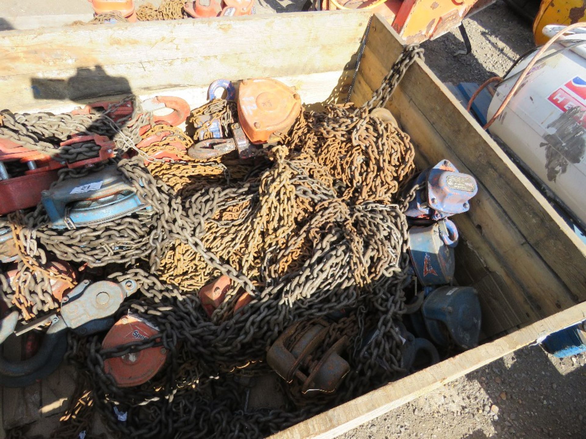 STILLAGE CONTAINING APPROXIMATELY 15 X MIXED SIZED CHAIN BLOCK AND TACKLES. - Image 3 of 3