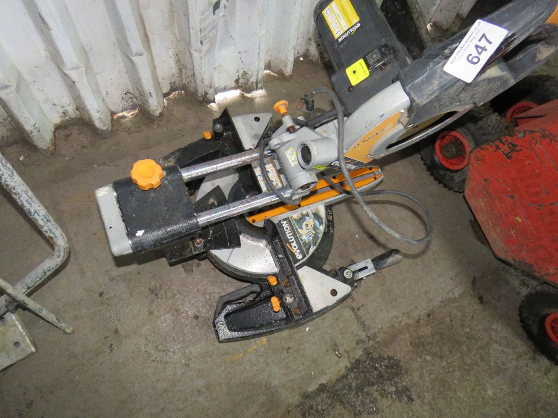 EVOLUTION 110VOLT CROSS CUT MITRE SAW.