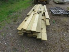 PALLET OF ASSORTED POSTS AND FENCING TIMBERS.