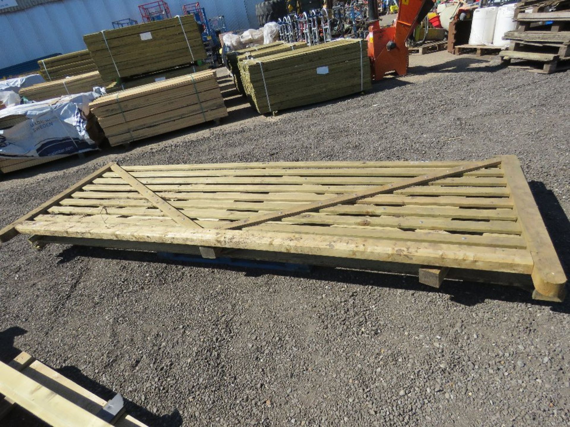 2 X WOODEN FIELD GATES, 3.6M WIDTH APPROX.(ONE HAS A DAMAGED SIDE RAIL AT THE BOTTOM) - Image 6 of 8