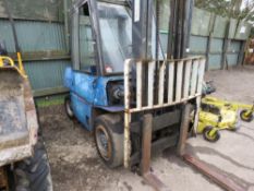 HYSTER 4 TONNE DIESEL FORKLIFT. PERKINS ENGINE. FULL CAB WITH DOORS.