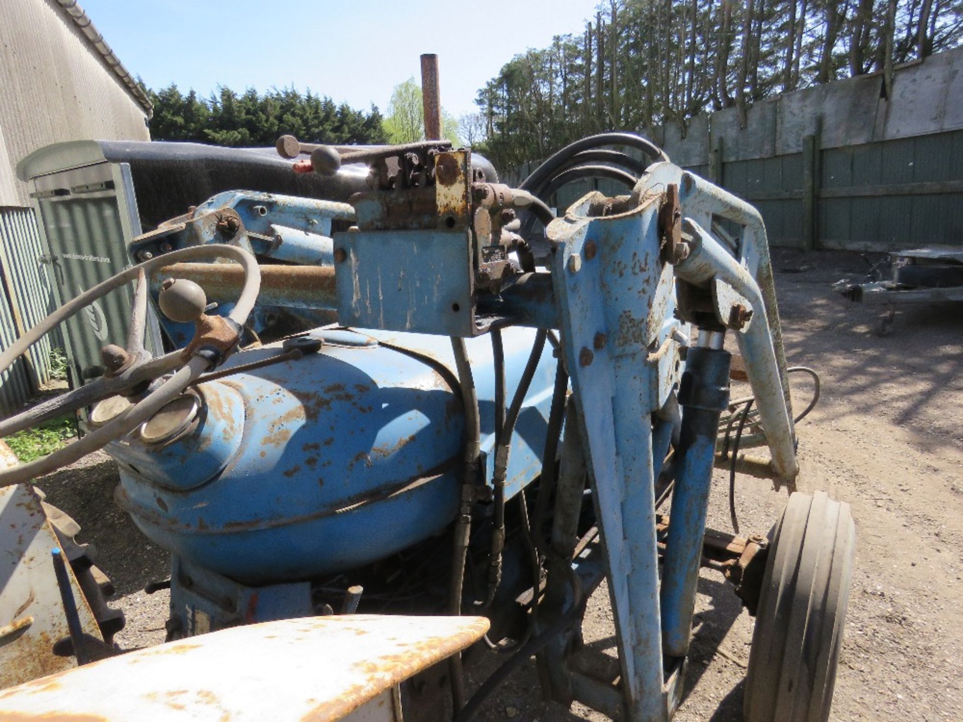 FORDSON SUPER MAJOR (NEW PERFORMANCE TYPE). 1963 REGISTERED 69 WPU (LOG BOOK LOST) - Image 9 of 9