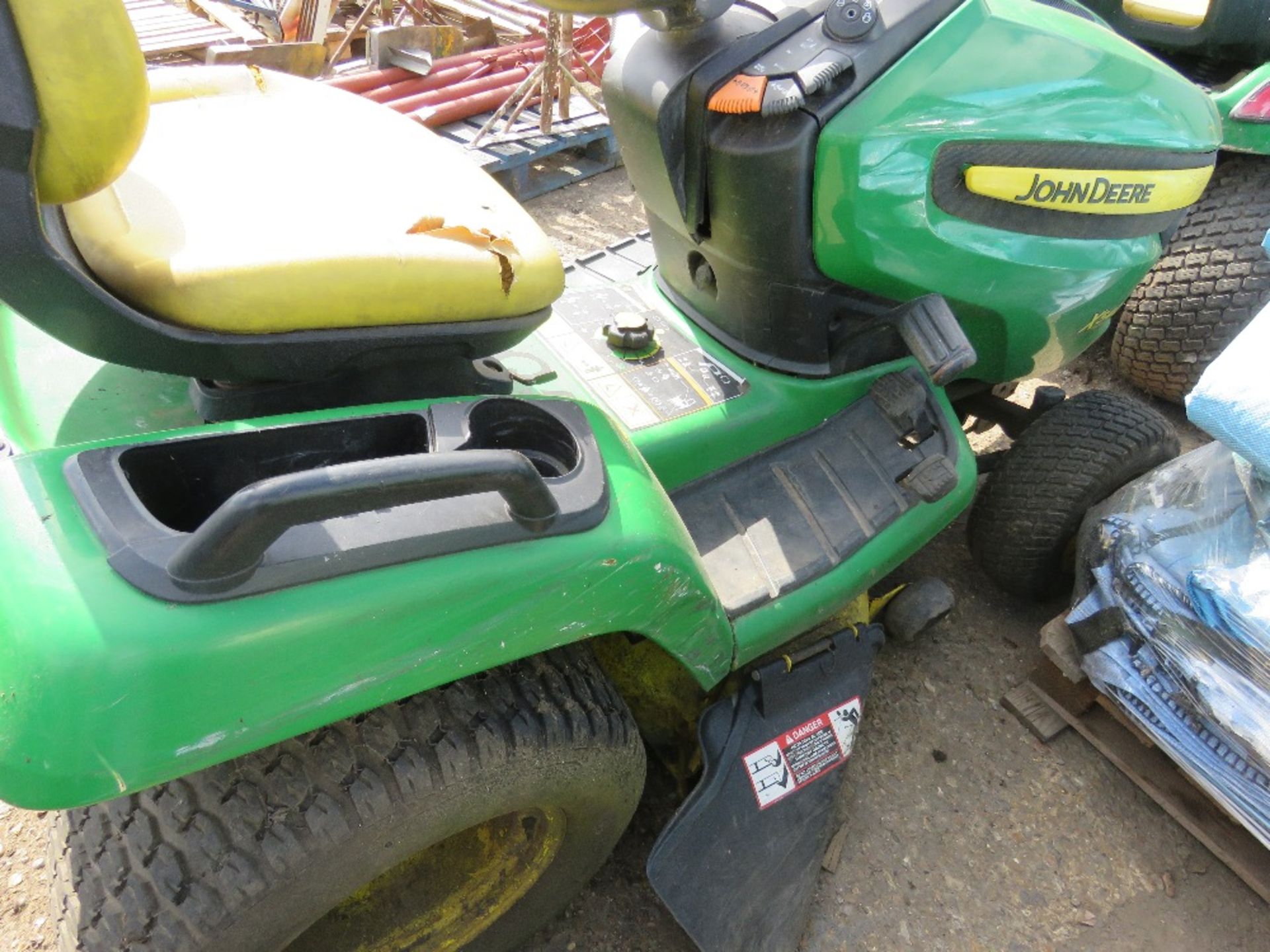 JOHN DEERE X540 PROFESSIONAL RIDE ON PETROL MOWER. PREVIOUS COUNCIL USEAGE. STRAIGHT FROM STORAGE, - Image 5 of 6