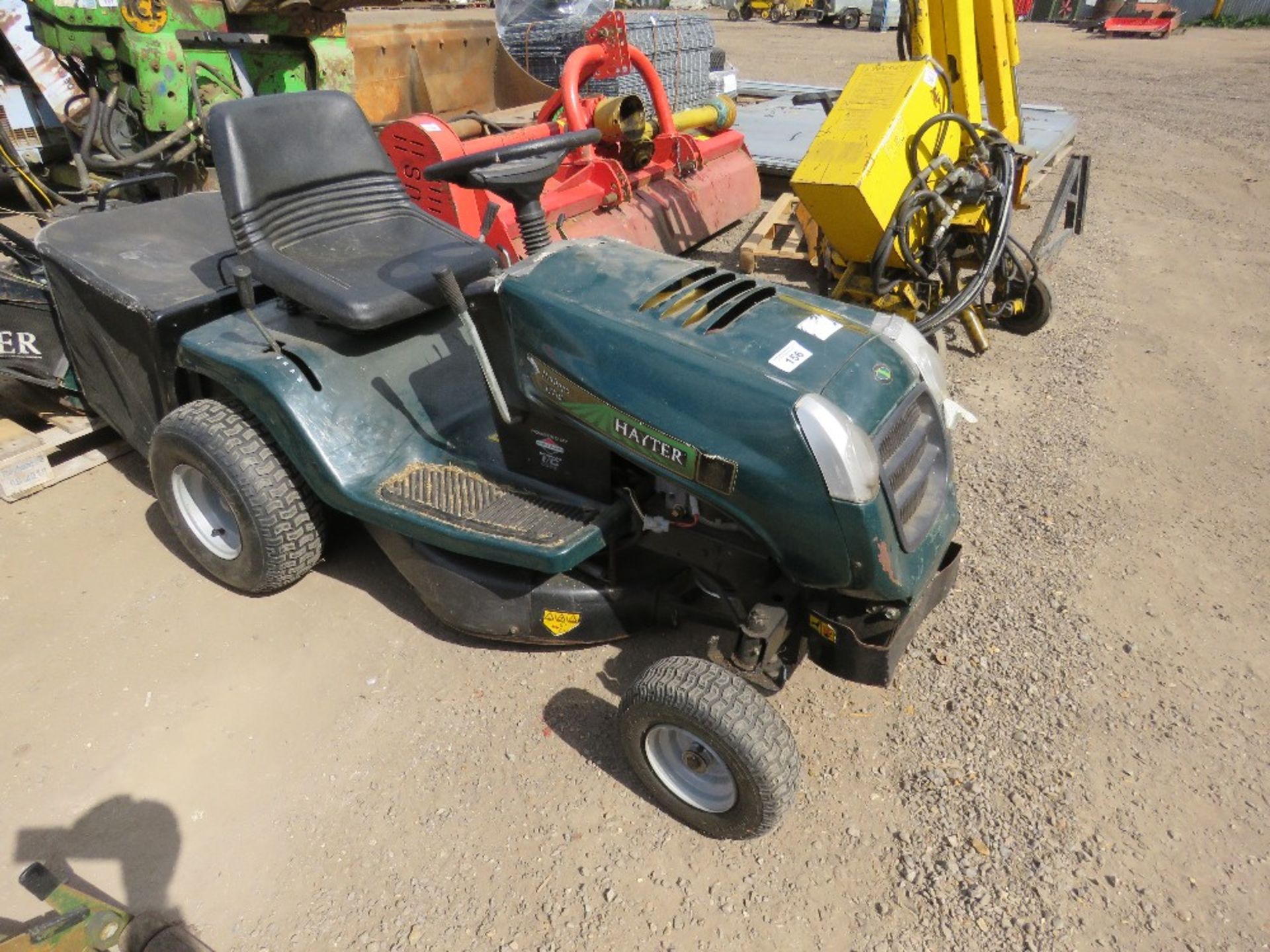 HAYTER 13/30 RIDE ON MOWER. WHEN TESTED WAS SEEN TO RUN AND DRIVE.