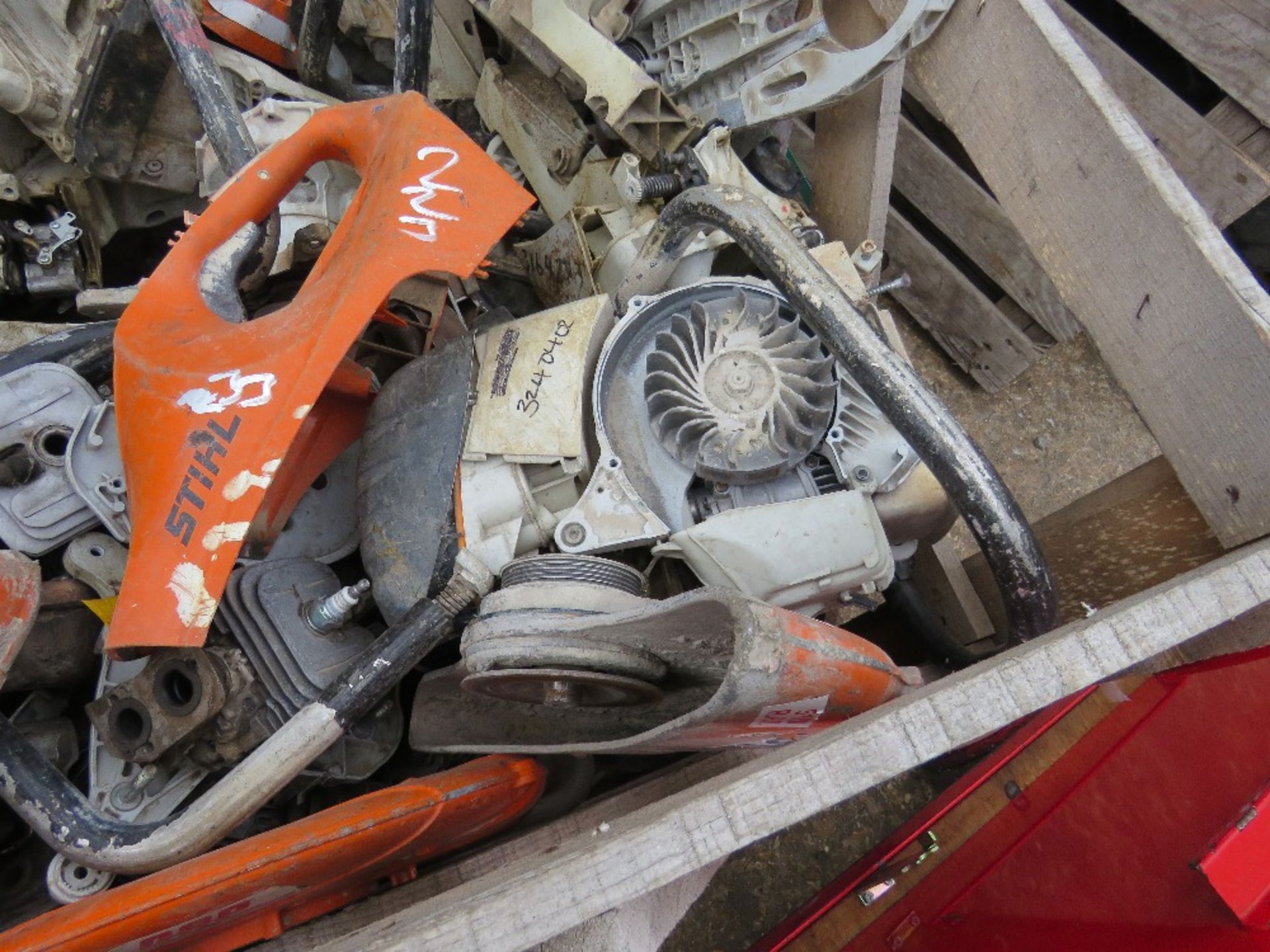 STILLAGE OF STIHL SAW PARTS AND SPARES. - Image 4 of 4