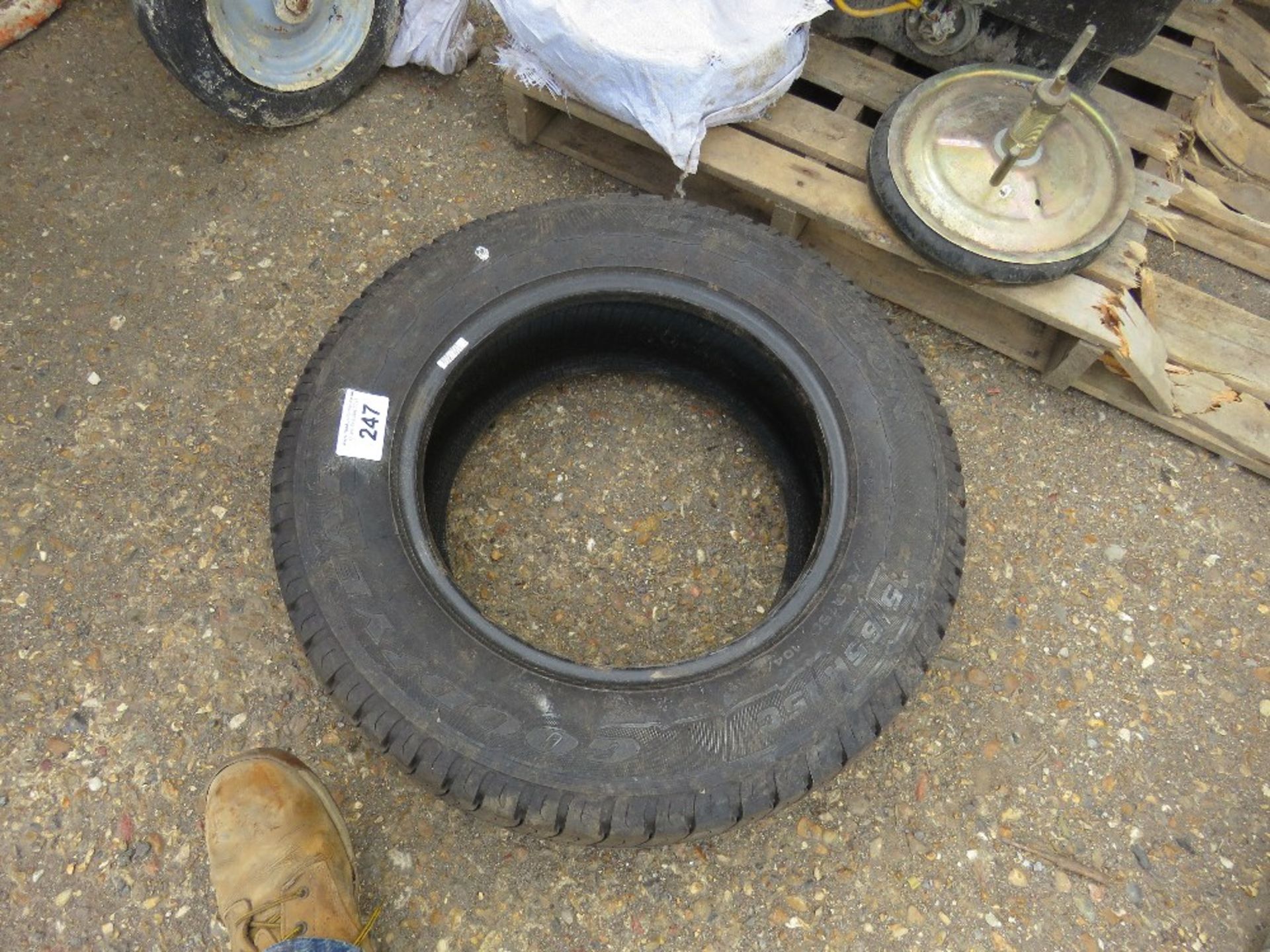 GOODYEAR 21555R15 TYRE, LITTLE SIGN OF USEAGE.