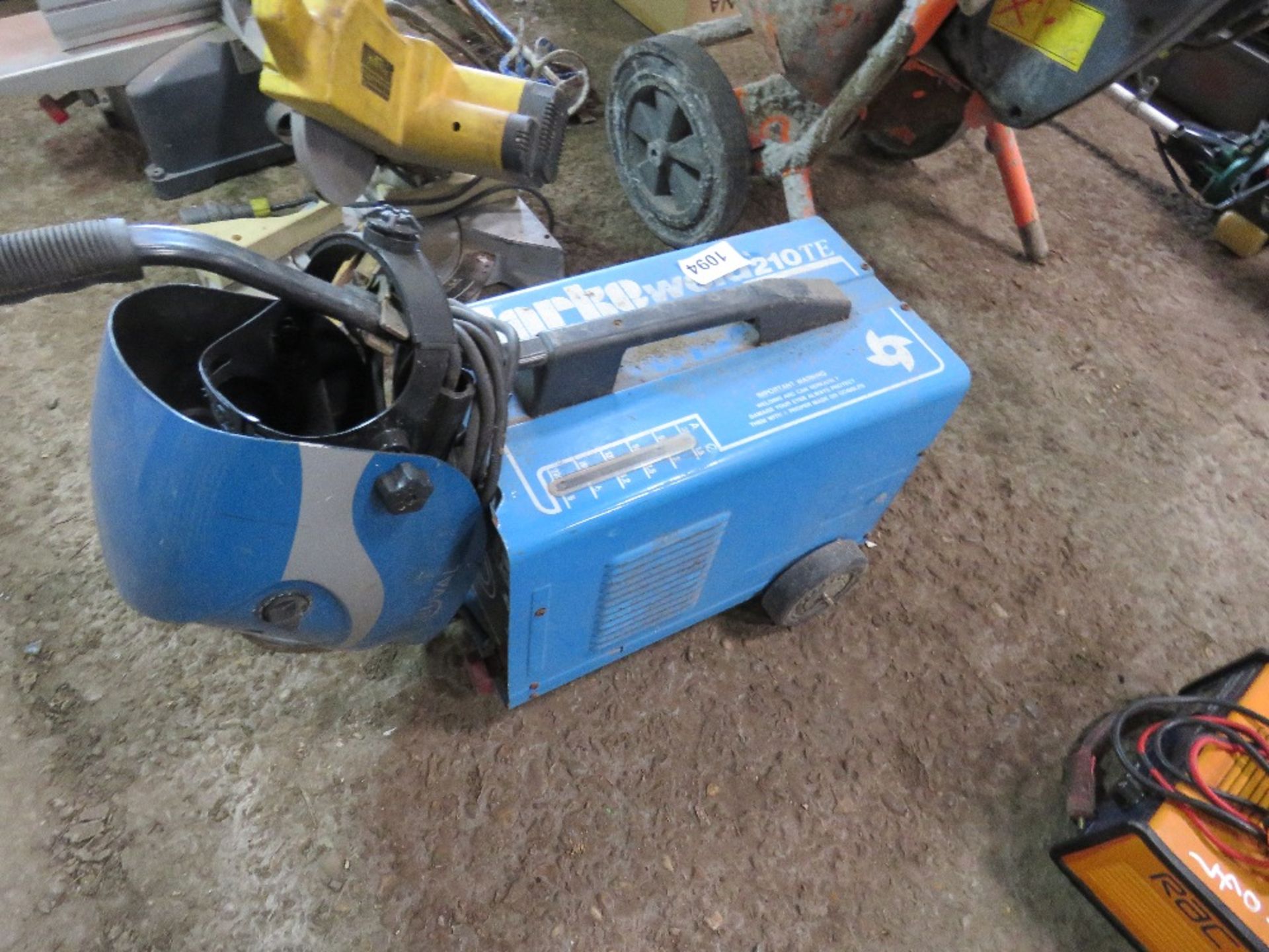 CLARKE 240VOLT ARC WELDER.