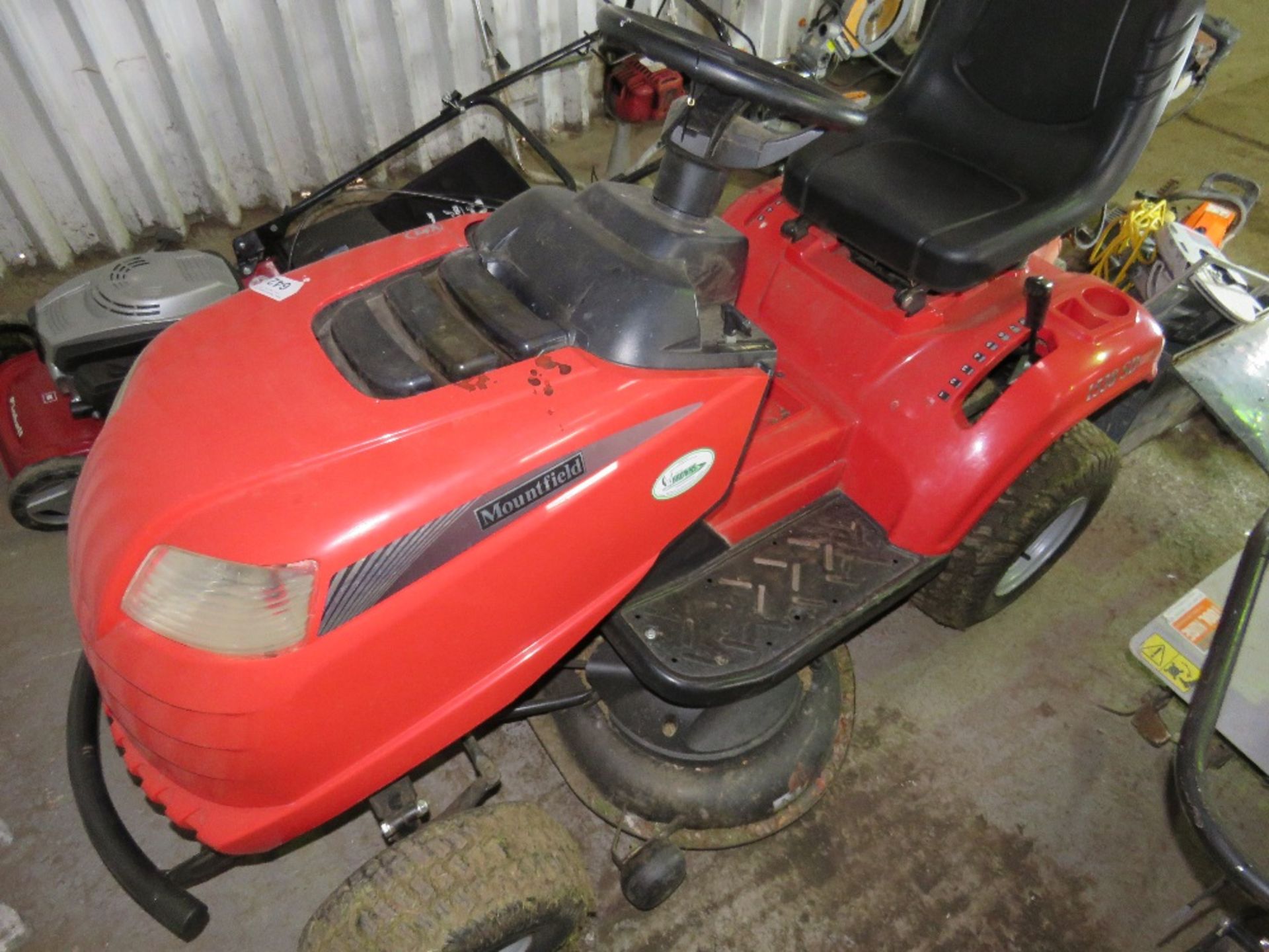MOUNTFIELD 1538SD RIDE ON MOWER, YEAR 2012, HYDRASTATIC DRIVE. WHEN TESTED WAS SEEN TO RUN BUT WOULD