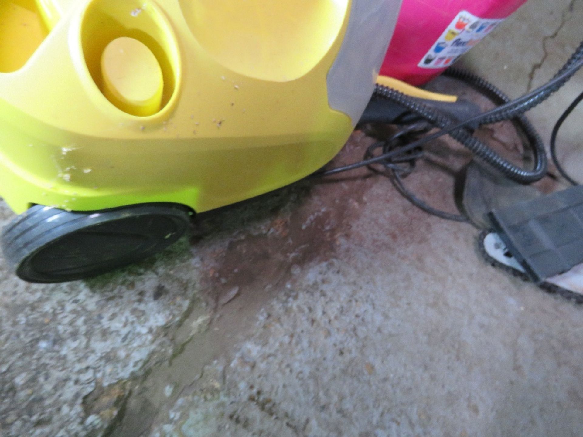 STEAM CLEANER UNIT PLUS A VACUUM AND CLEANING SUNDRIES. - Image 4 of 4