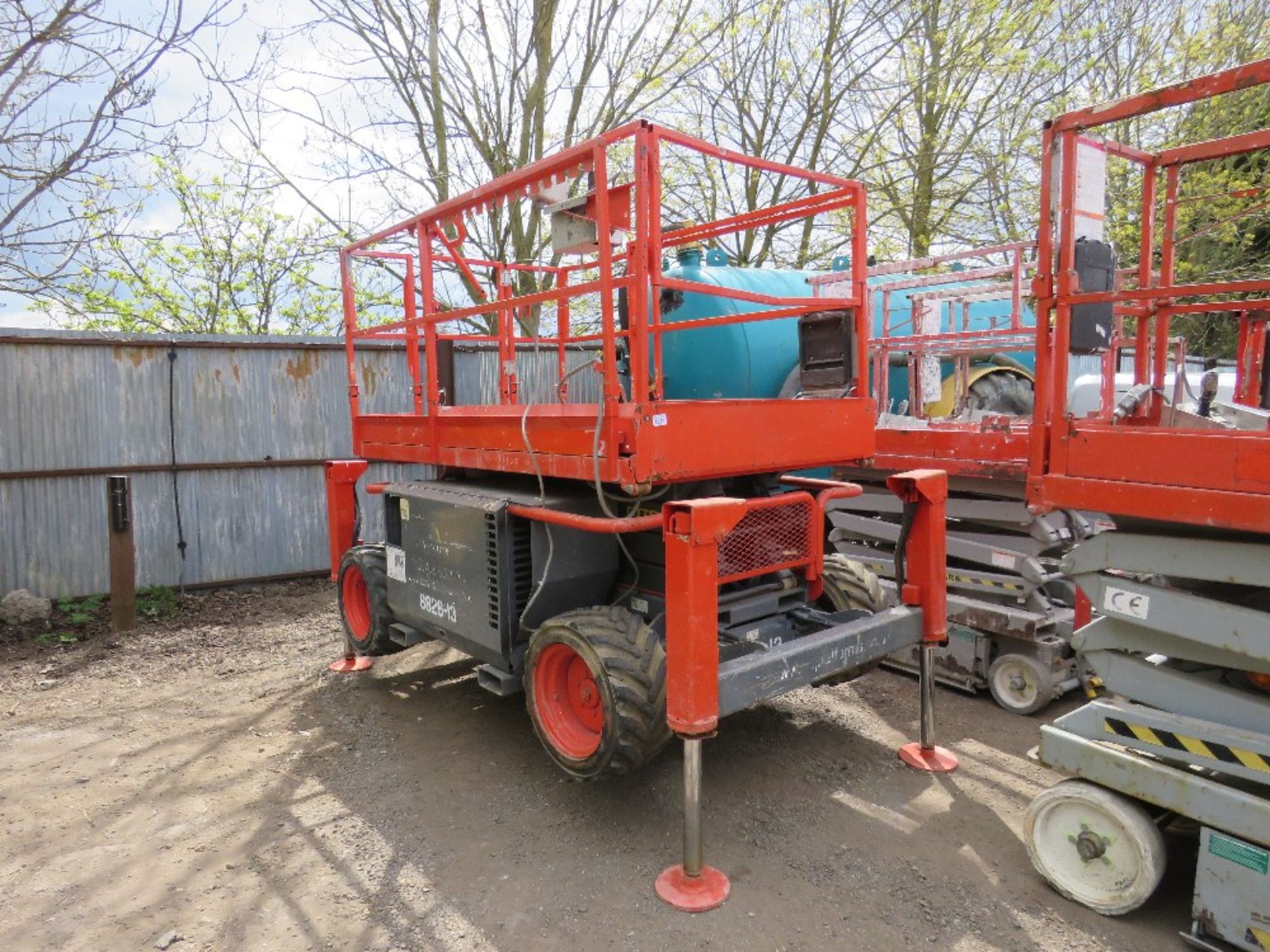 SKYJACK SJ6826RT ROUGH TERRAIN SCISSOR LIFT UNIT, YEAR 2008. 10 M RATED . SN:37001680. DIESEL ENGIN - Image 2 of 15