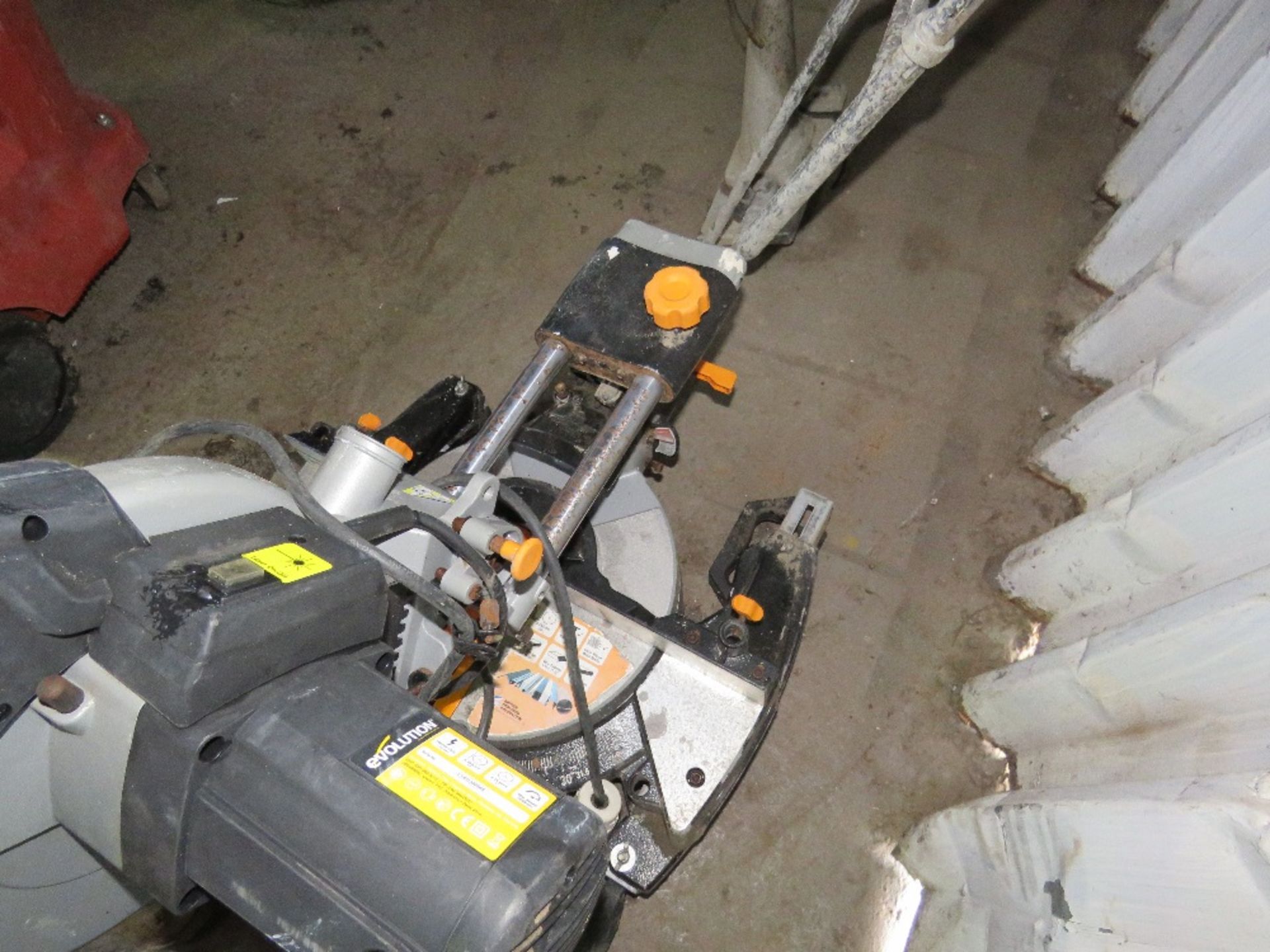 EVOLUTION 110VOLT CROSS CUT MITRE SAW. - Image 3 of 3