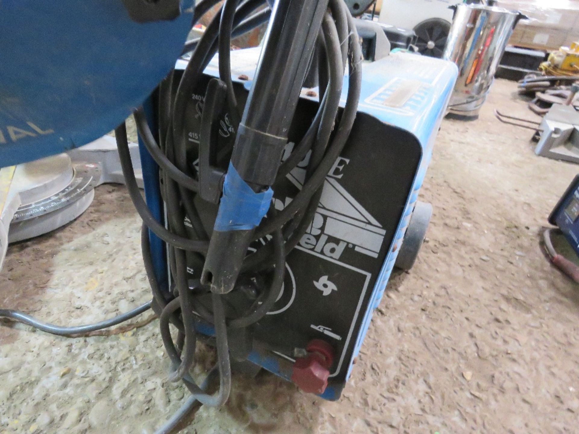 CLARKE 240VOLT ARC WELDER. - Image 2 of 3