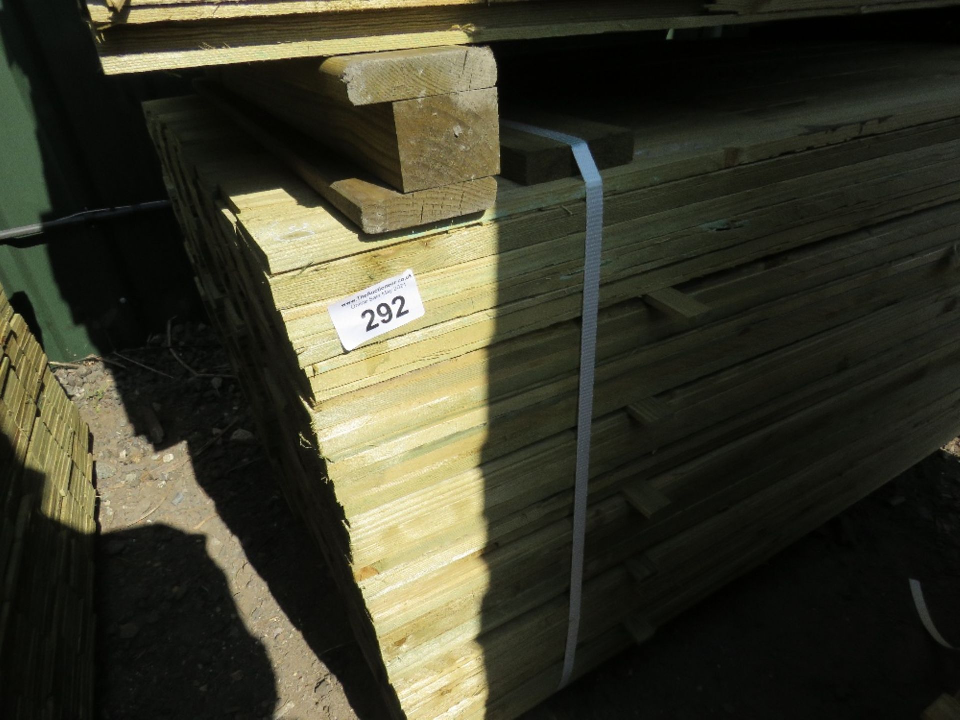 PACK OF PRESSURE TREATED FEATHER EDGE TIMBER FENCE CLADDING BOARDS, 1.8M LENGTH X 10.5CM WIDTH APPRO