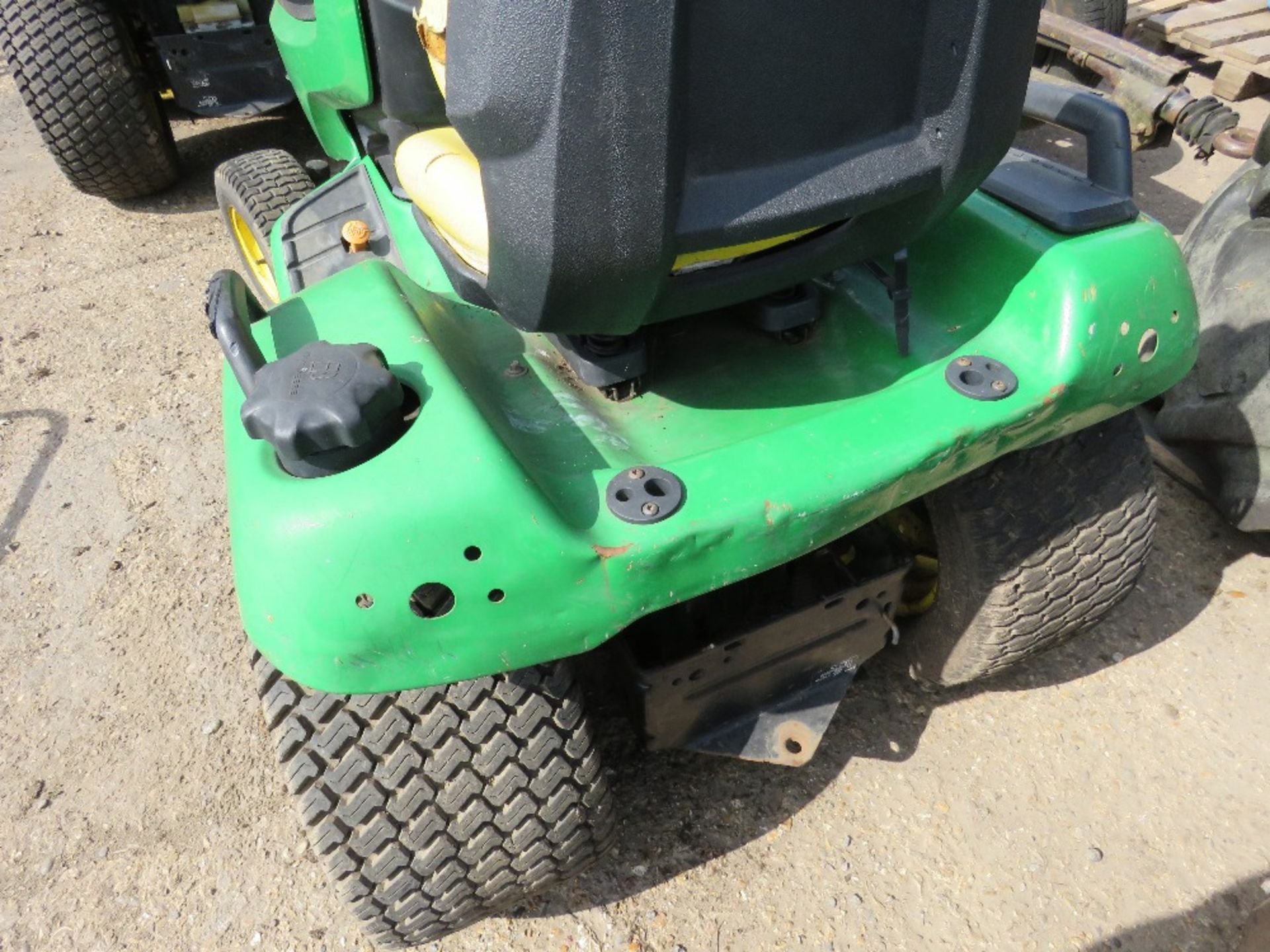 JOHN DEERE X540 PROFESSIONAL RIDE ON PETROL MOWER. PREVIOUS COUNCIL USEAGE. STRAIGHT FROM STORAGE, - Image 4 of 5