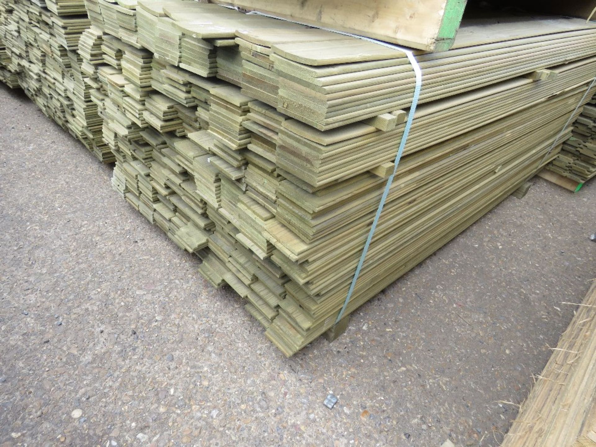 LARGE PACK FLAT MACHINED FINISH CLADDING TIMBER BOARDS 1.74M X 9.5CM APPROX, PRESSURE TREATED. - Image 3 of 3