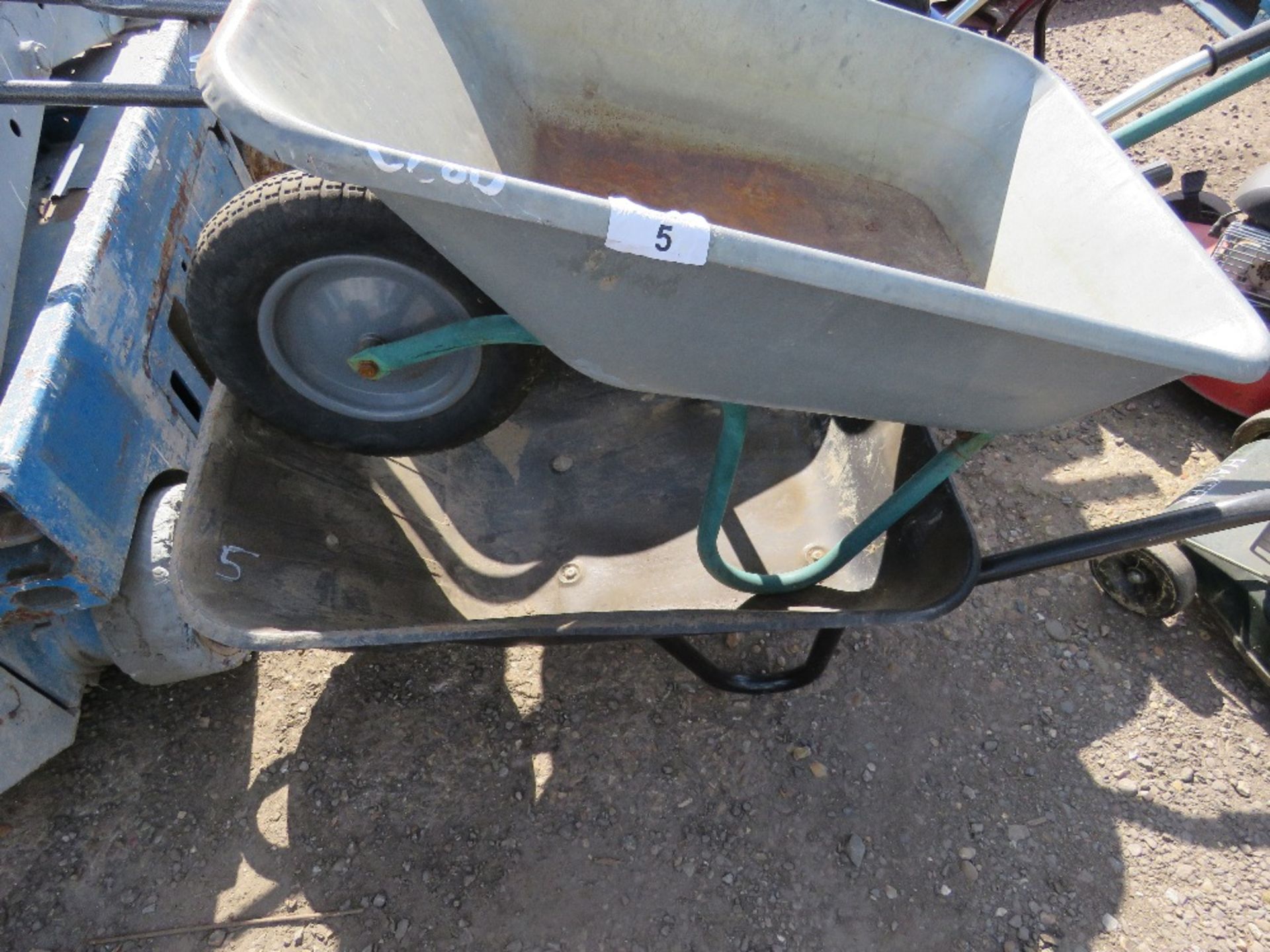 3 X WHEEL BARROWS PLUS A SACK BARROW. - Image 2 of 4