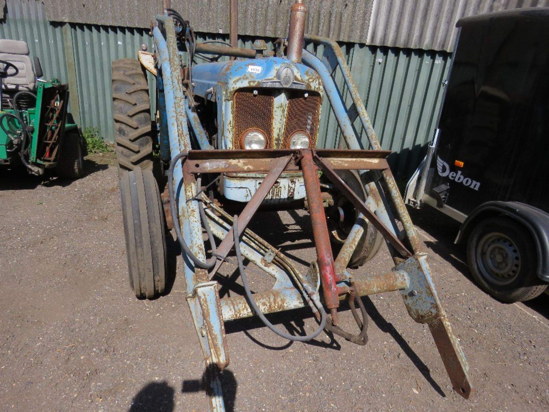 FORDSON SUPER MAJOR (NEW PERFORMANCE TYPE). 1963 REGISTERED 69 WPU (LOG BOOK LOST) - Image 2 of 9