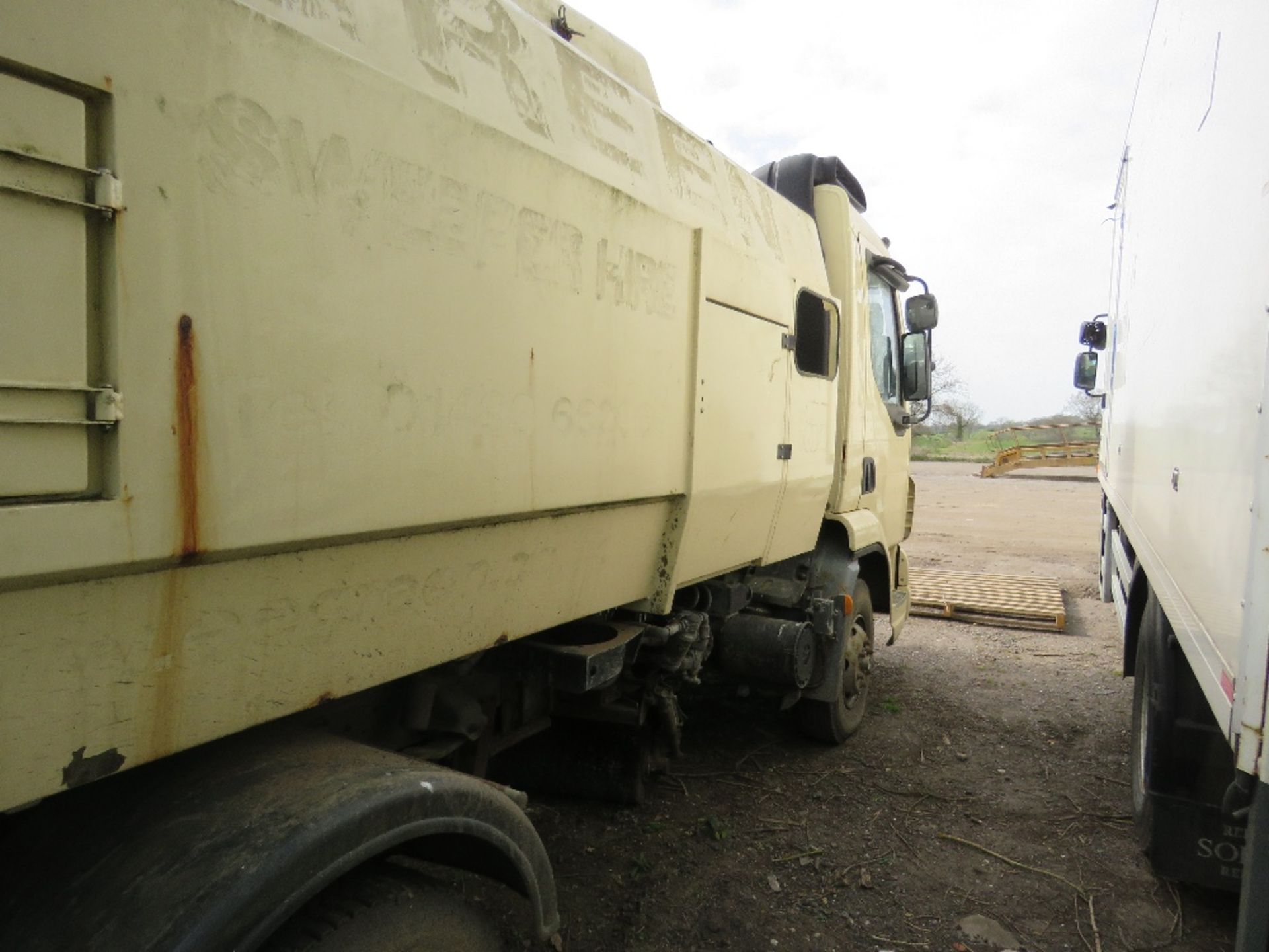 DAF FA45.150 SCARAB ROAD SWEEPER, REG:FJ56 VXO. WHEN TESTED WAS SEEN TO RUN AND DRIVE ON GEARS AND H - Image 6 of 10