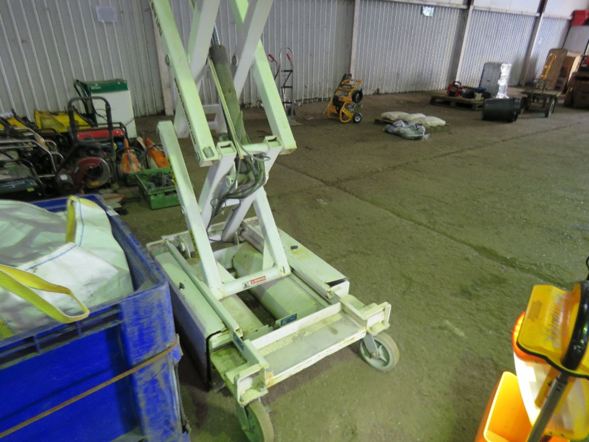 HYBRID HB830 SCISSOR LIFT ACCESS PLATFORM, 14FT MAX WORKING HEIGHT. SN:E0510228. WHEN TESTED WAS SEE - Image 4 of 4