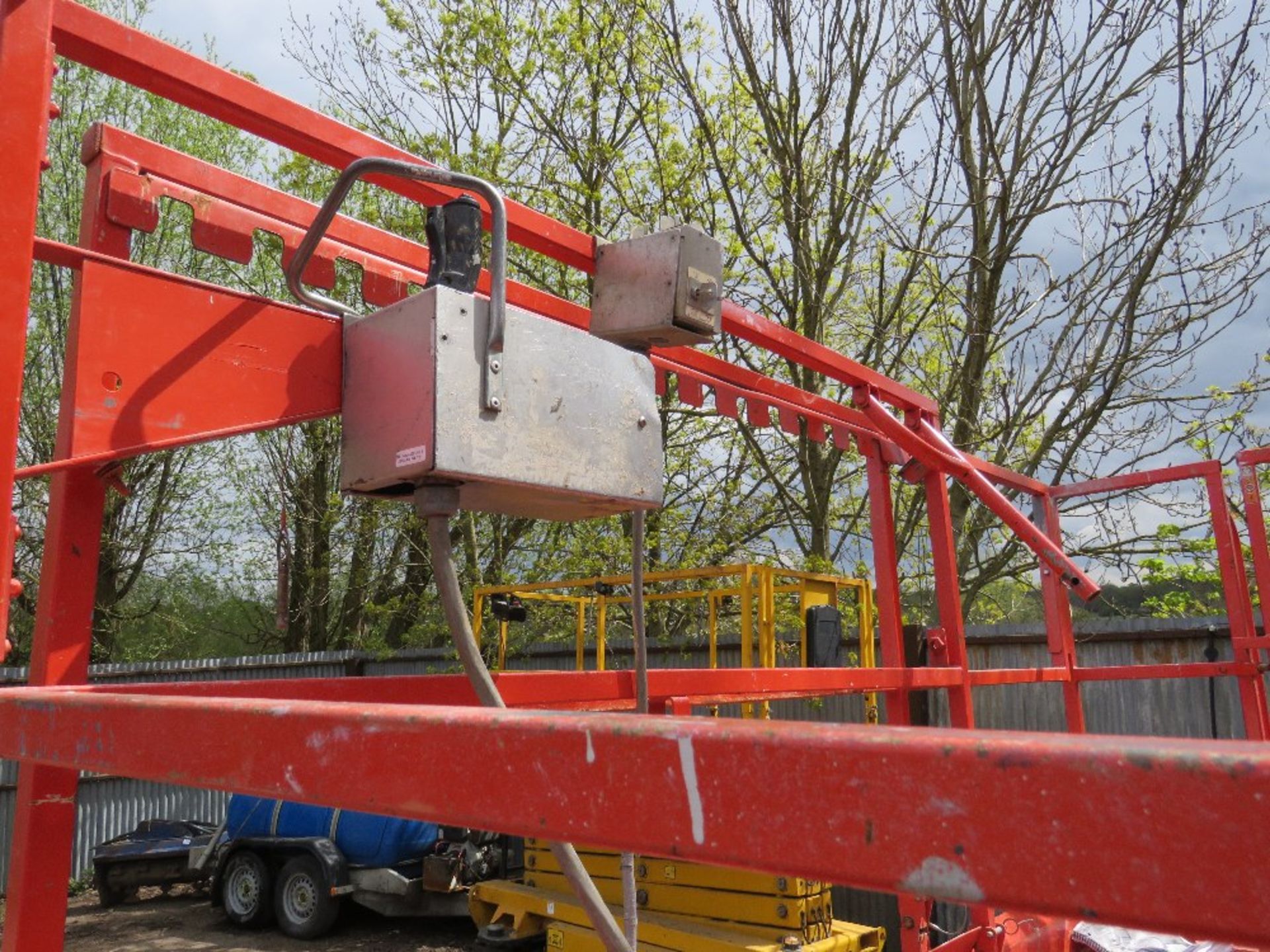 SKYJACK SJ6826RT ROUGH TERRAIN SCISSOR LIFT UNIT, YEAR 2008. 10 M RATED . SN:37001680. DIESEL ENGIN - Image 9 of 15