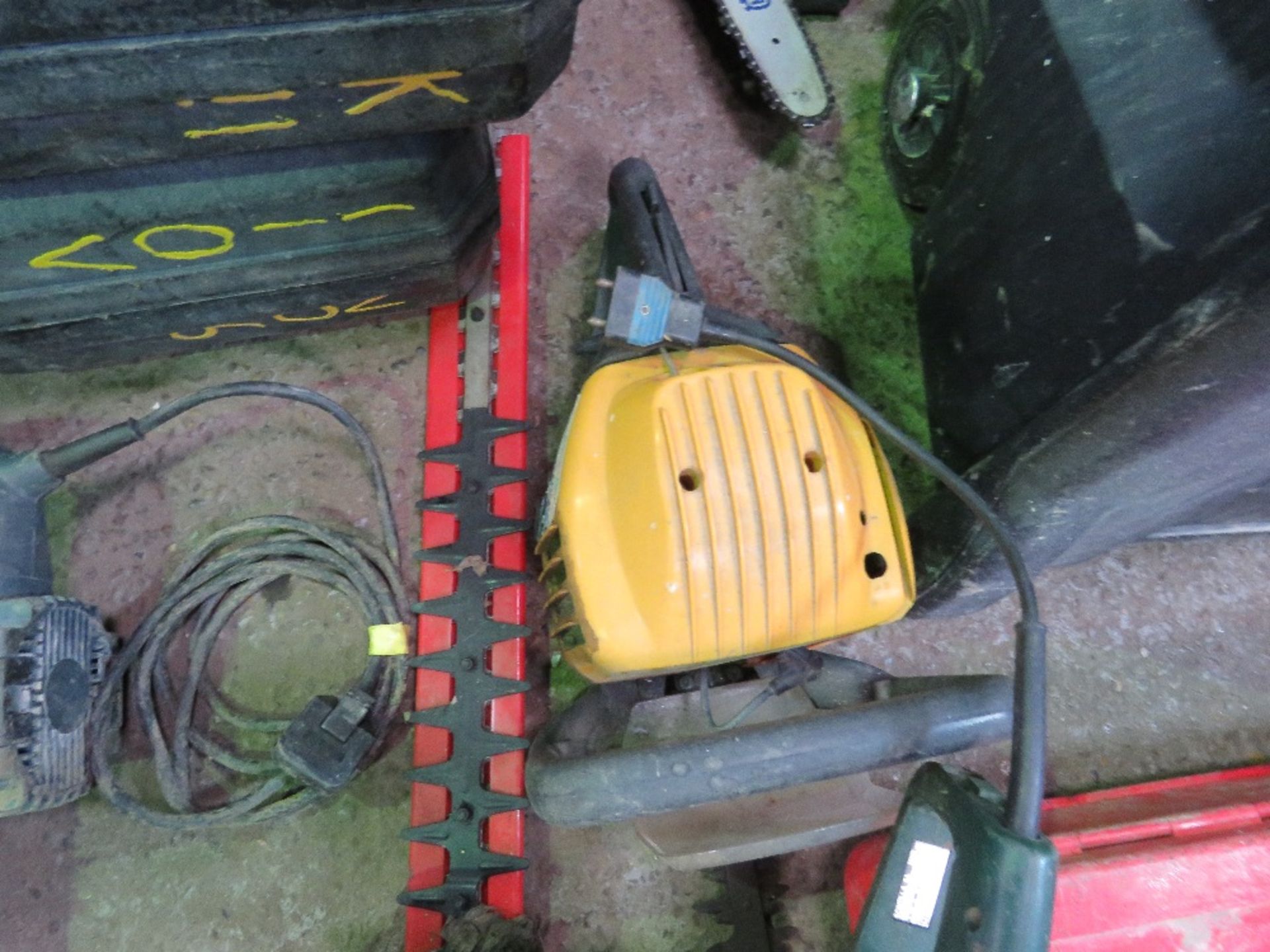 3 X HEDGE CUTTERS, 2 X PETROL 1 X ELECTRIC. - Image 3 of 3