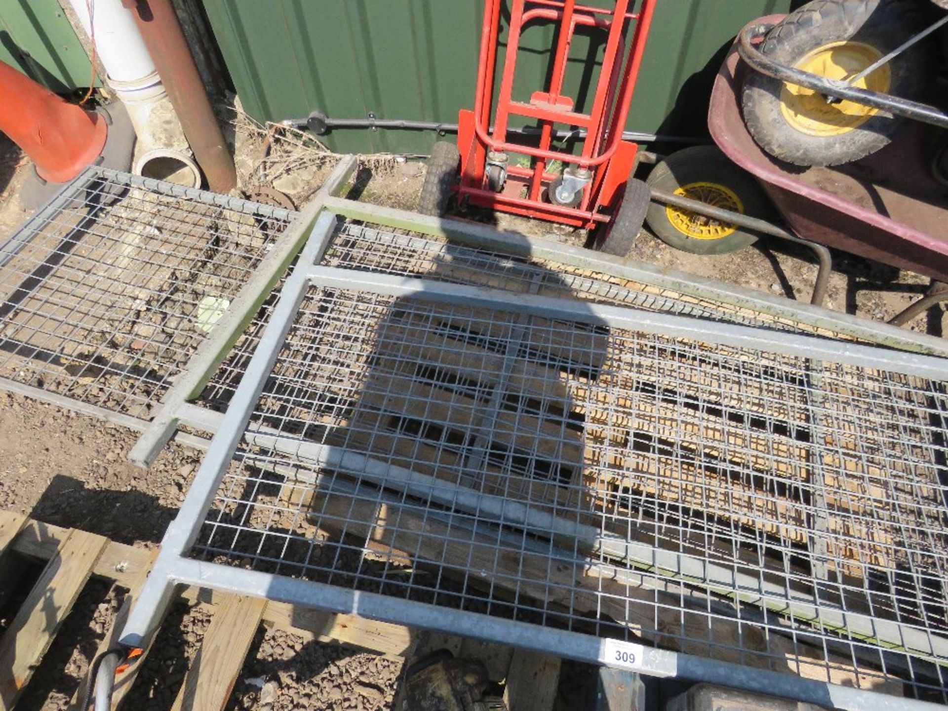 3 X IFOR WILLIAMS MESH CAGE SIDES.