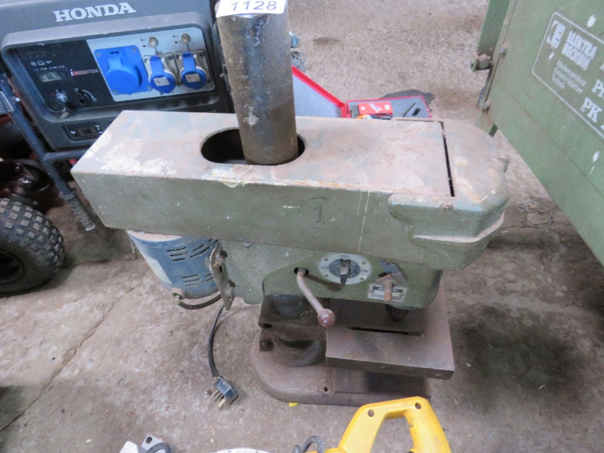 240 VOLT SMALL PILLAR DRILL. RETIREMENT SALE.