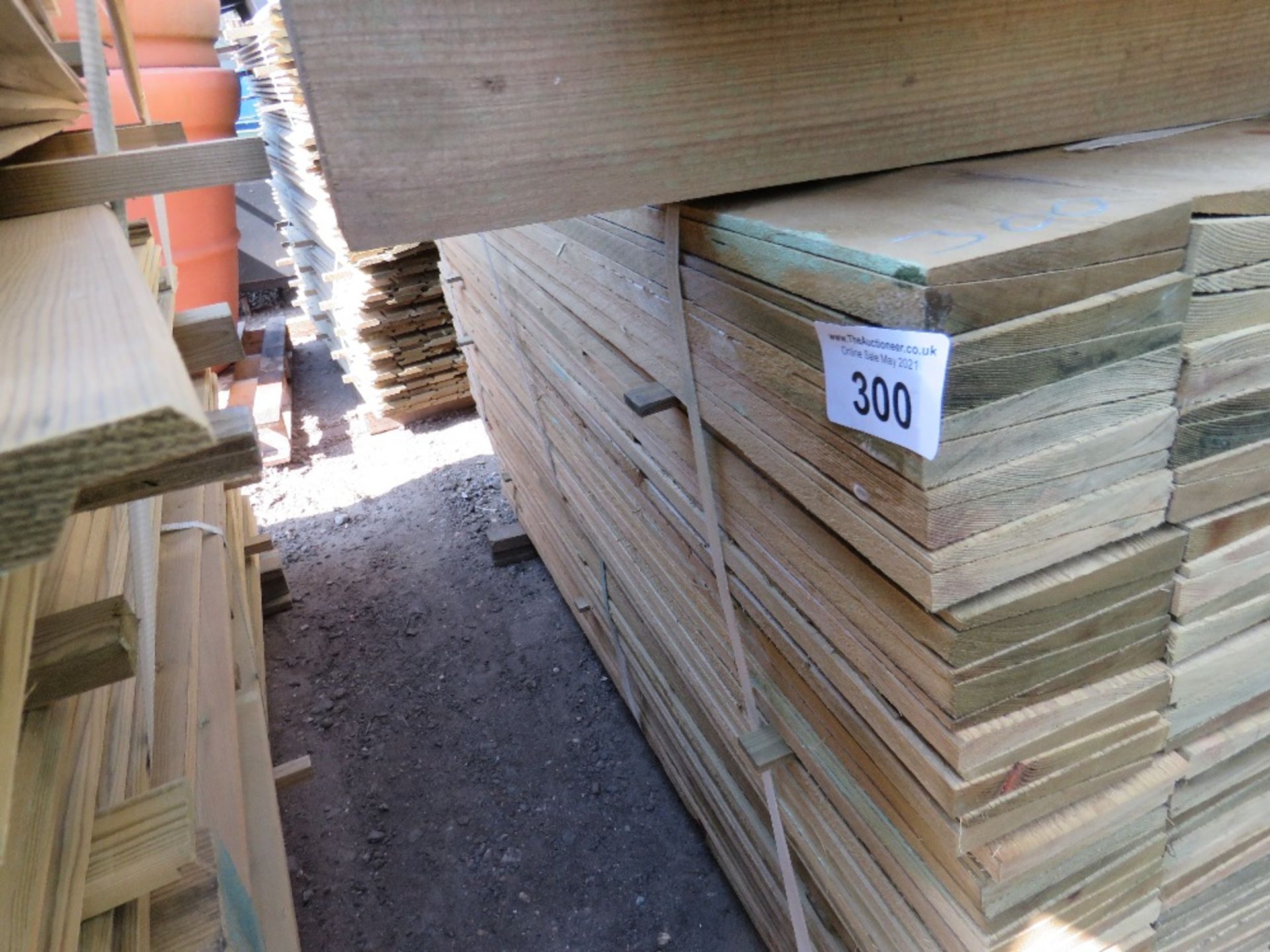 PACK OF PRESSURE TREATED FEATHER EDGE TIMBER FENCE CLADDING BOARDS, 1.50M LENGTH X 10.5CM WIDTH APPR - Image 2 of 2