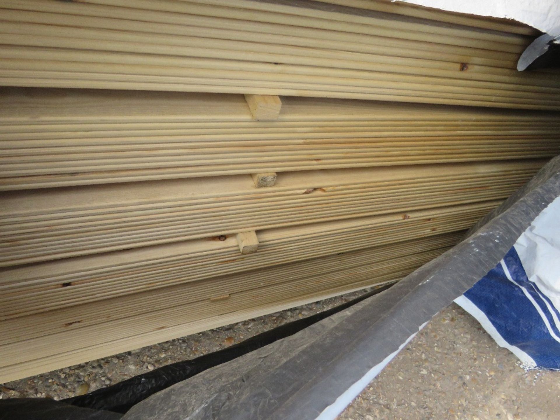 LARGE PACK OF FLAT MACHINED FINISH CLADDING TIMBER BOARDS 1.57M X 9.5CM APPROX, UNTREATED. - Image 2 of 3