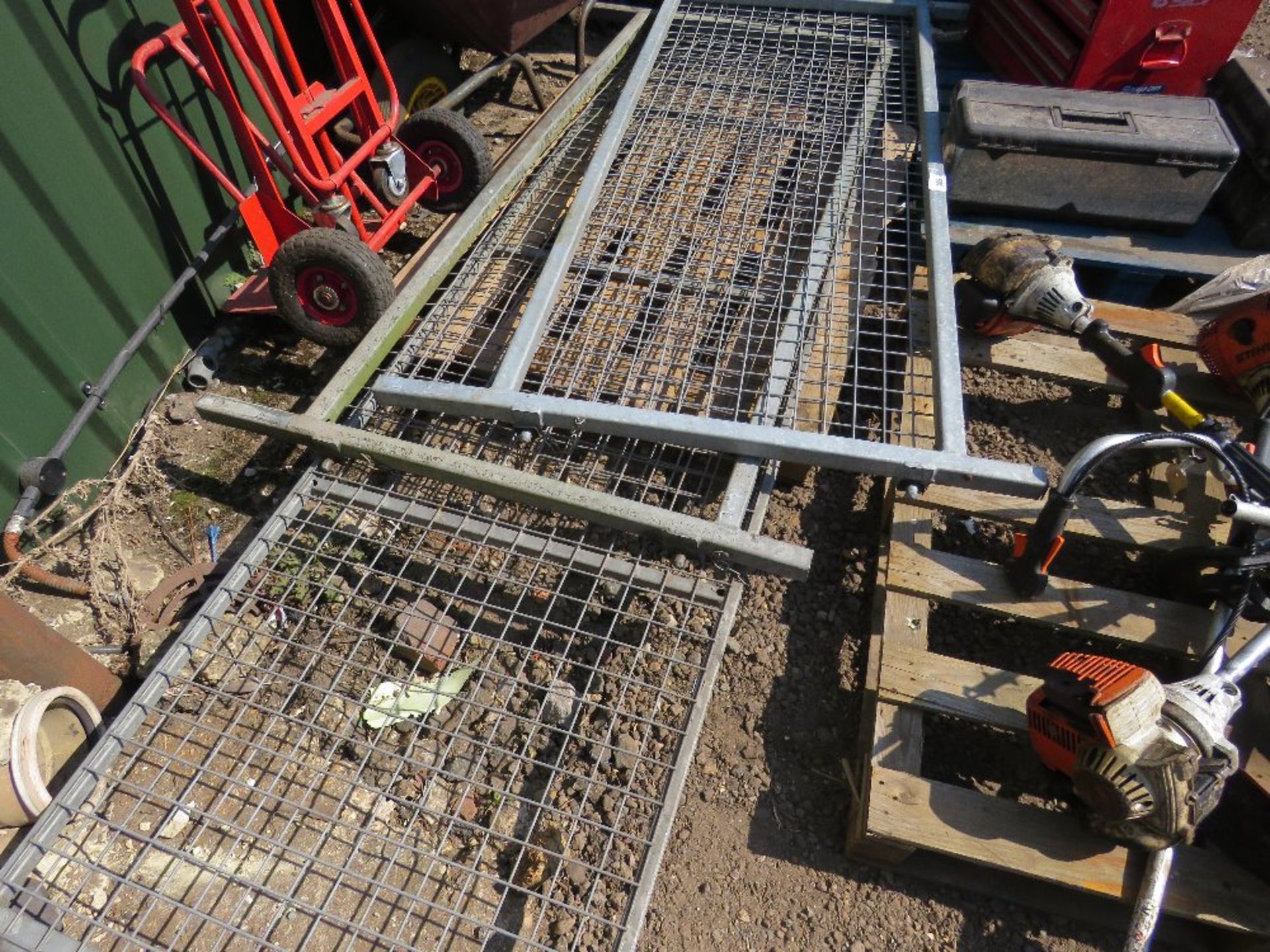 3 X IFOR WILLIAMS MESH CAGE SIDES. - Image 2 of 2