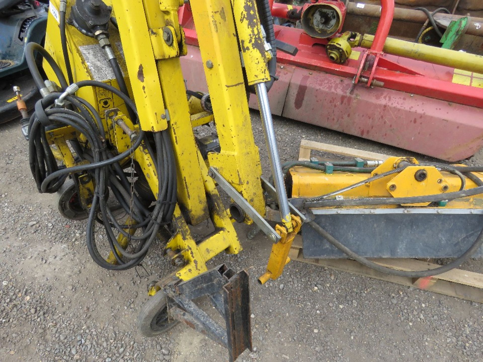 ROUSSEAU RV300 COMPACT TRACTOR FLAIL HEDGE CUTTER. SOURCED FROM A PARISH COUNCIL HAVING CHANGED TO A - Image 4 of 8