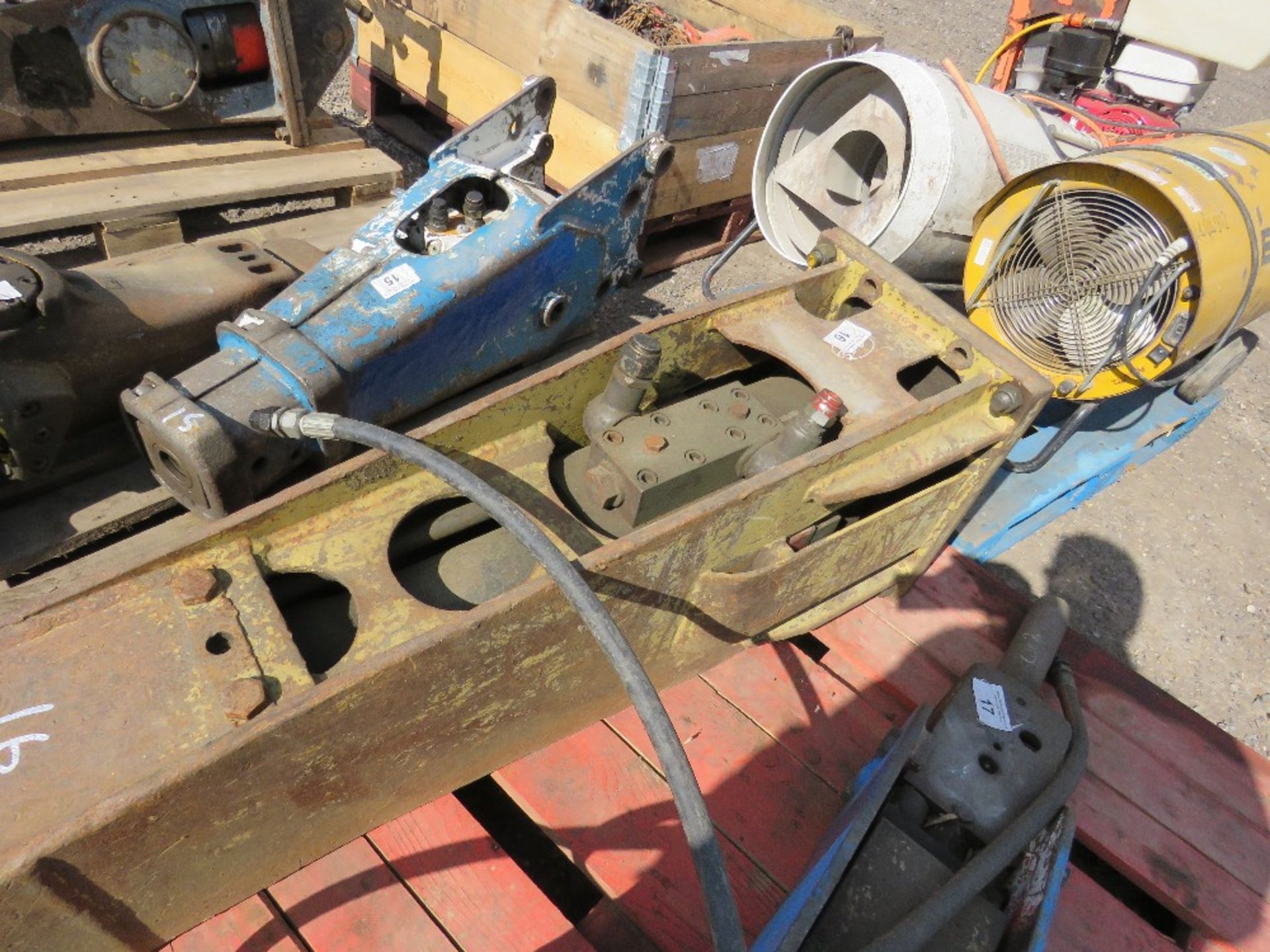 EXCAVATOR BREAKER BODY FOR 13 TONNE MACHINE APPROX. - Image 3 of 3