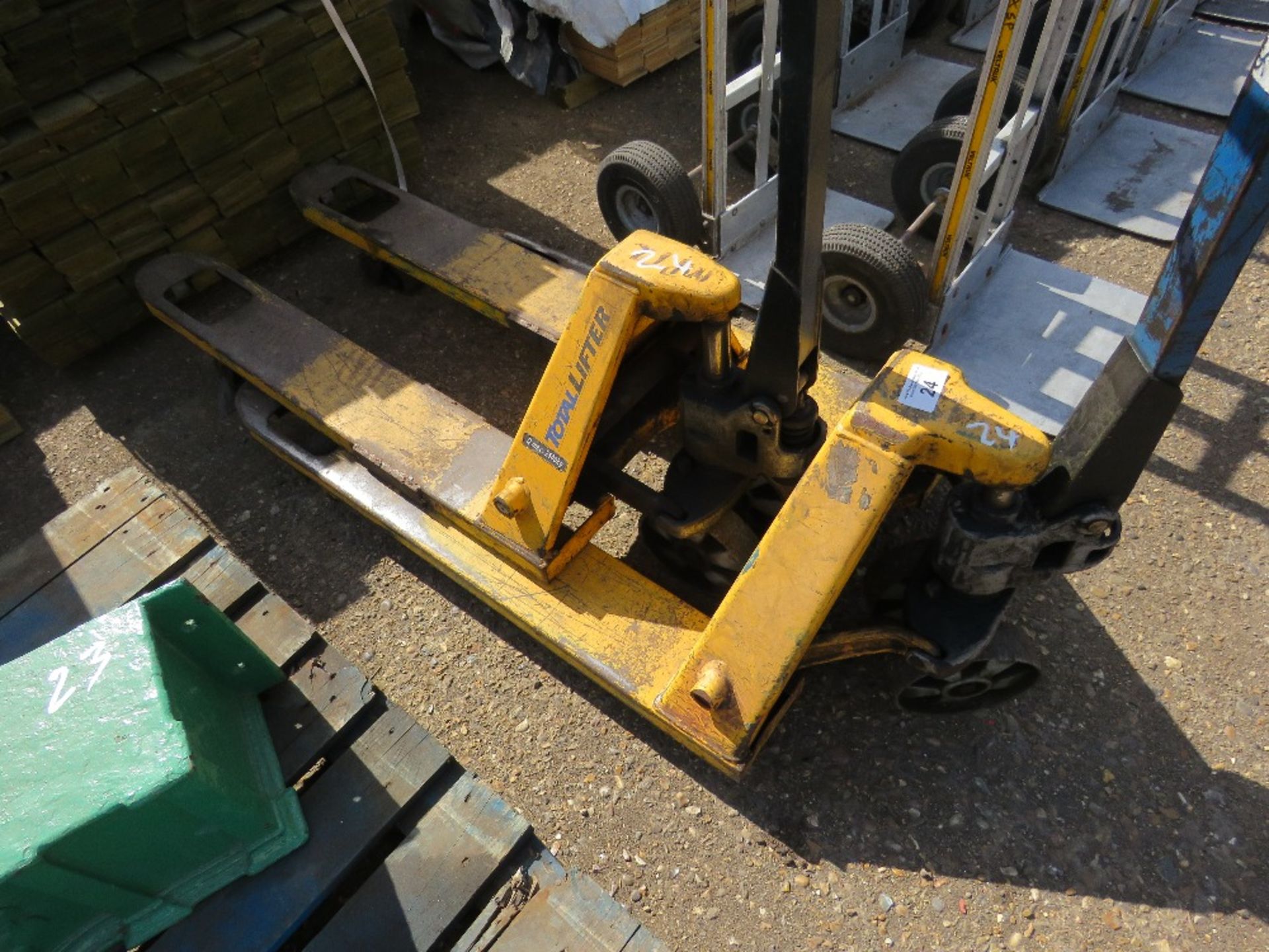 2 X PALLET TRUCKS, SOURCED FROM COMPANY LIQUIDATION. WHEN TESTED WAS SEEN TO LIFT AND LOWER.