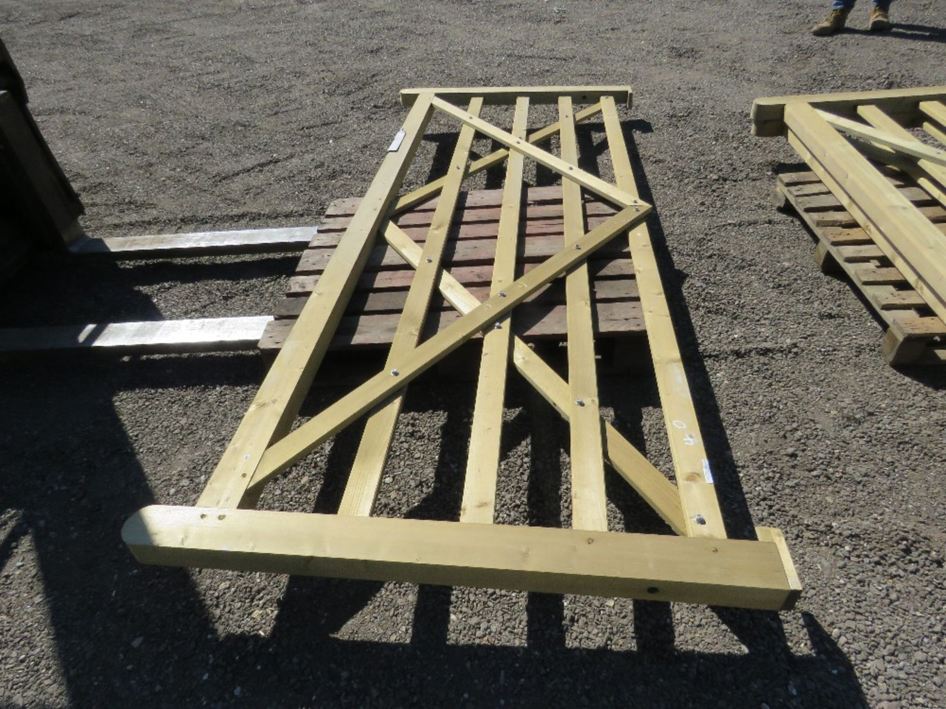 WOODEN FIELD GATE, 3M WIDTH APPROX. - Image 4 of 4