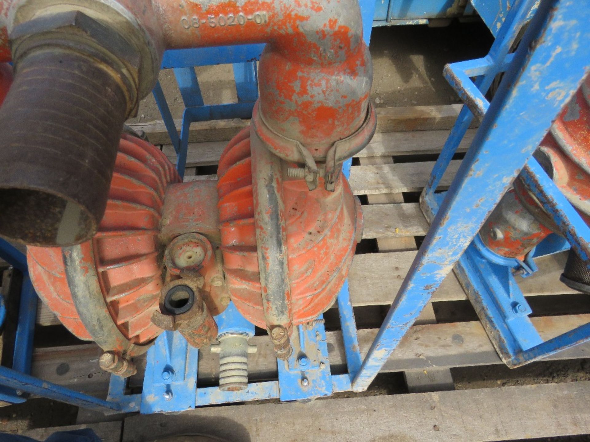 WILDEN AIR OPERATED WATER PUMP. - Image 3 of 3