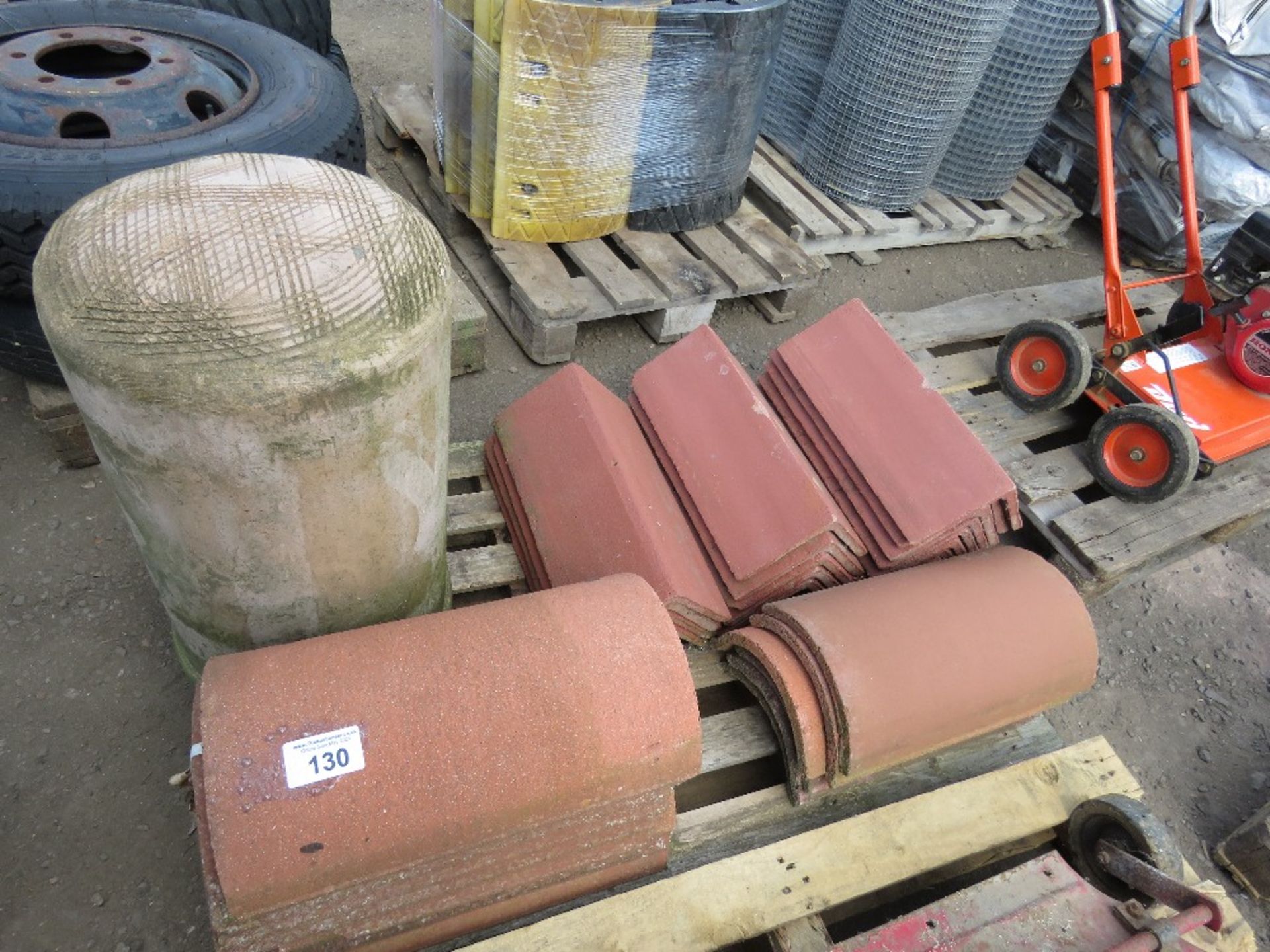 PALLET CONTAINING ASSORTED RIDGE TILES PLUS A GULLEY POT.