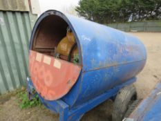 SITE TOWED 1000 LITRE BUNDED BOWSER WITH HAND PUMP, HOSE AND GUN.