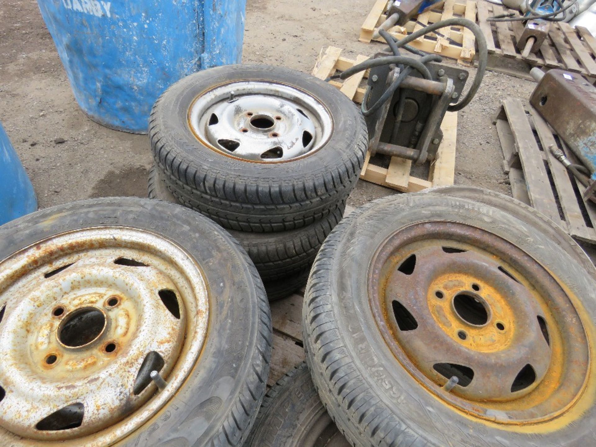 PALLET OF VAN/TRAILER WHEELS, MOST ARE 165/70R13. DIRECT FROM LOCAL COMPANY AS PART OF THEIR FLEET - Image 3 of 3