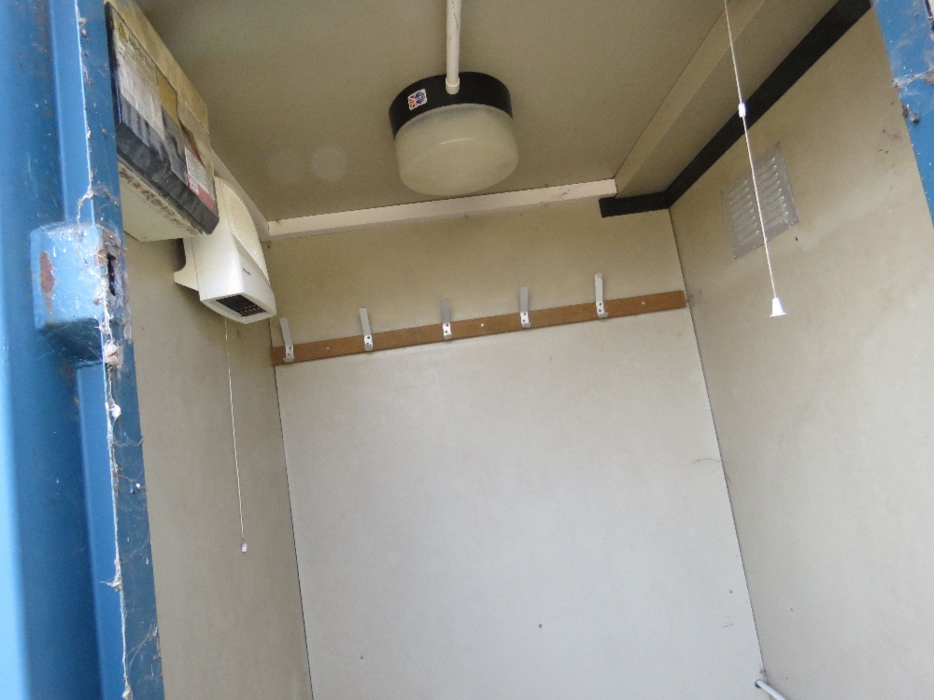 PLUG AND GO STEEL SITE STORE UNIT 9FT X 8FT APPROX. COMPRISING LOCKABLE STORAGE AREAS PLUS A TOILET - Image 9 of 9
