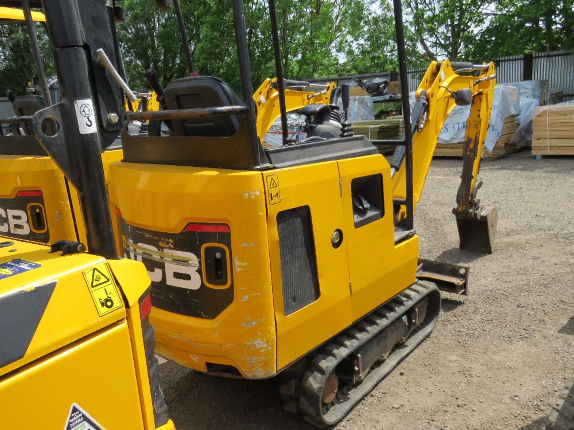 JCB 150C-1 RUBBER TRACKED MINI EXCAVATOR, YEAR 2018 BUILD. 891 RECORDED HOURS, 1 BUCKET - Image 3 of 10