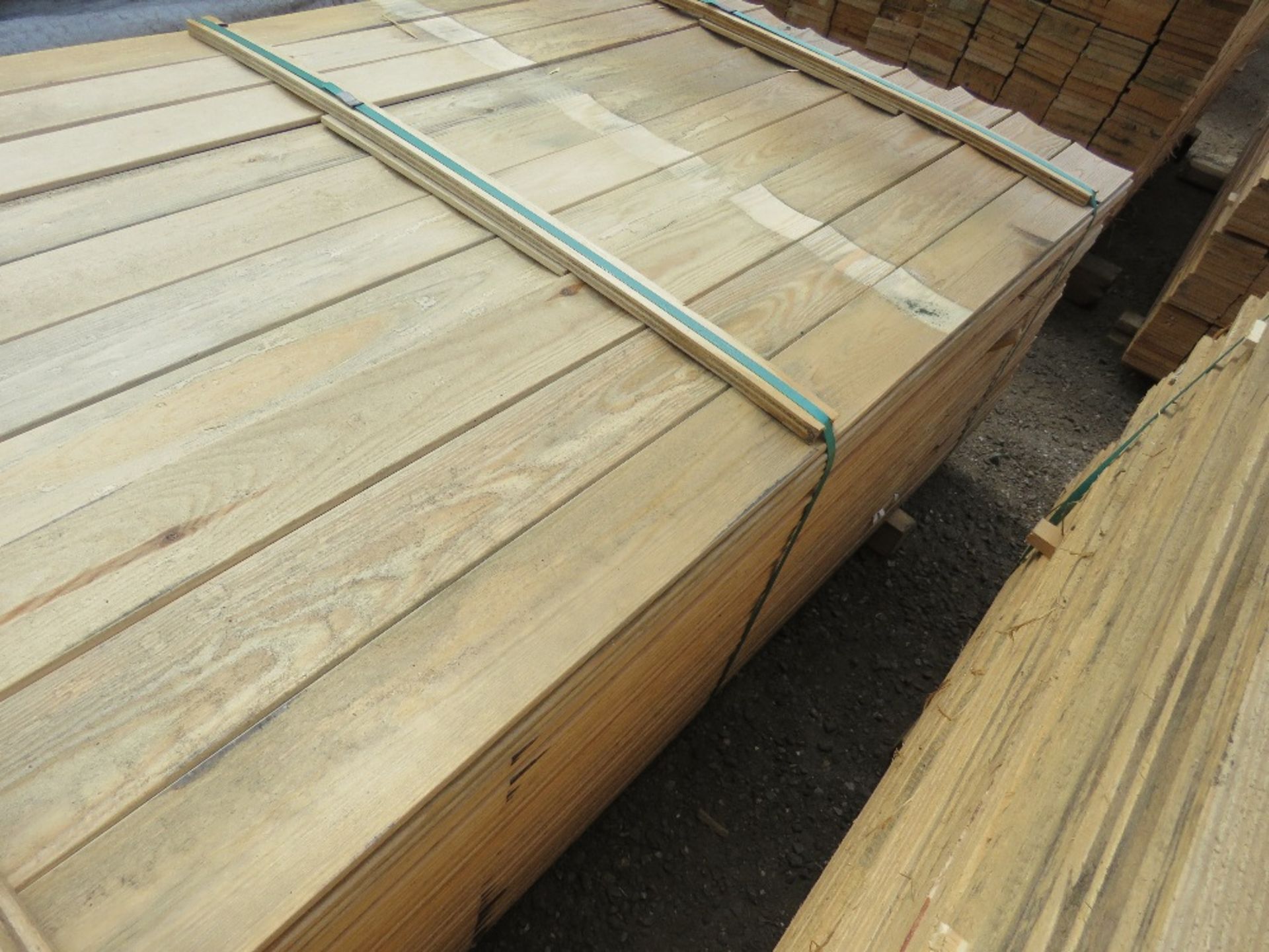 LARGE PACK OF UNTREATED HIT AND MISS BOARDS 1.74M X 9CM APPROX. - Image 3 of 3