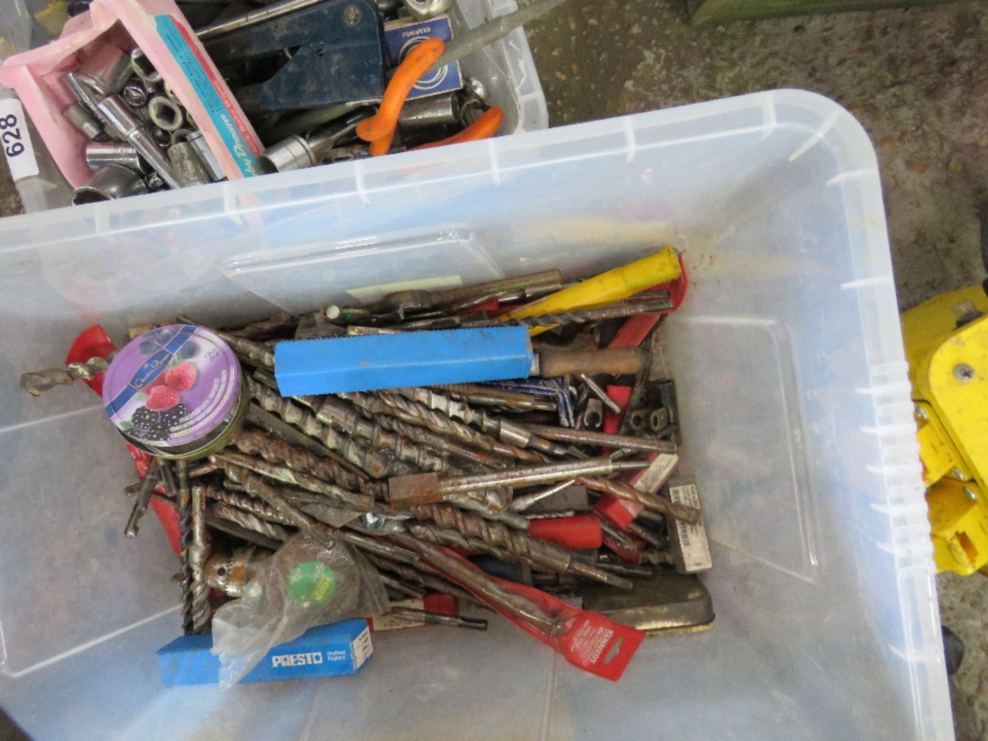 LARGE BOX OF ASSORTED DRILL BITS SOURCED FROM WORKSHOP CLOSURE. - Image 2 of 2
