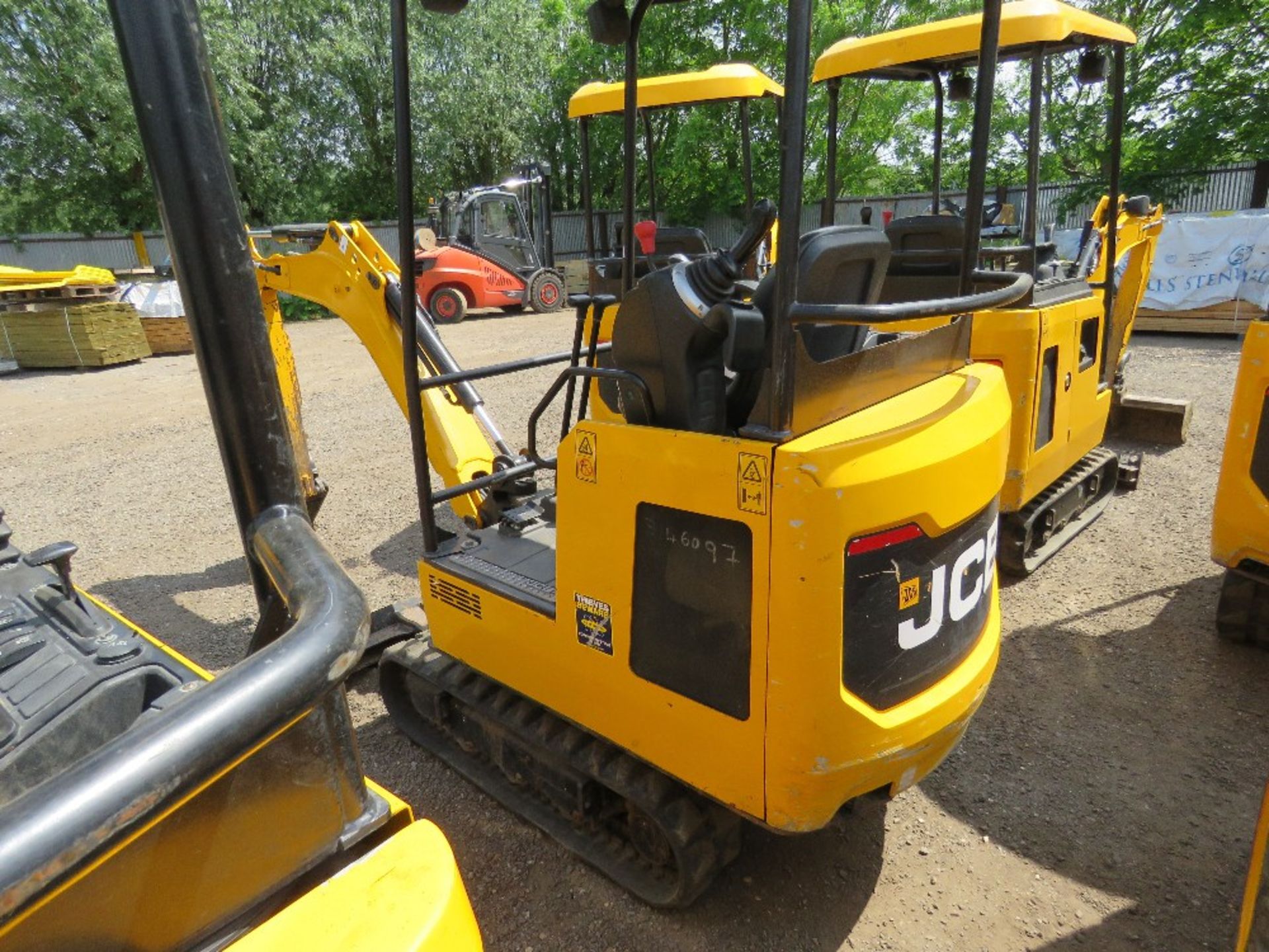 JCB 150C-1 RUBBER TRACKED MINI EXCAVATOR, YEAR 2018 BUILD. 735 RECORDED HOURS, 1 BUCKET AS SHOWN/FIT - Image 3 of 11