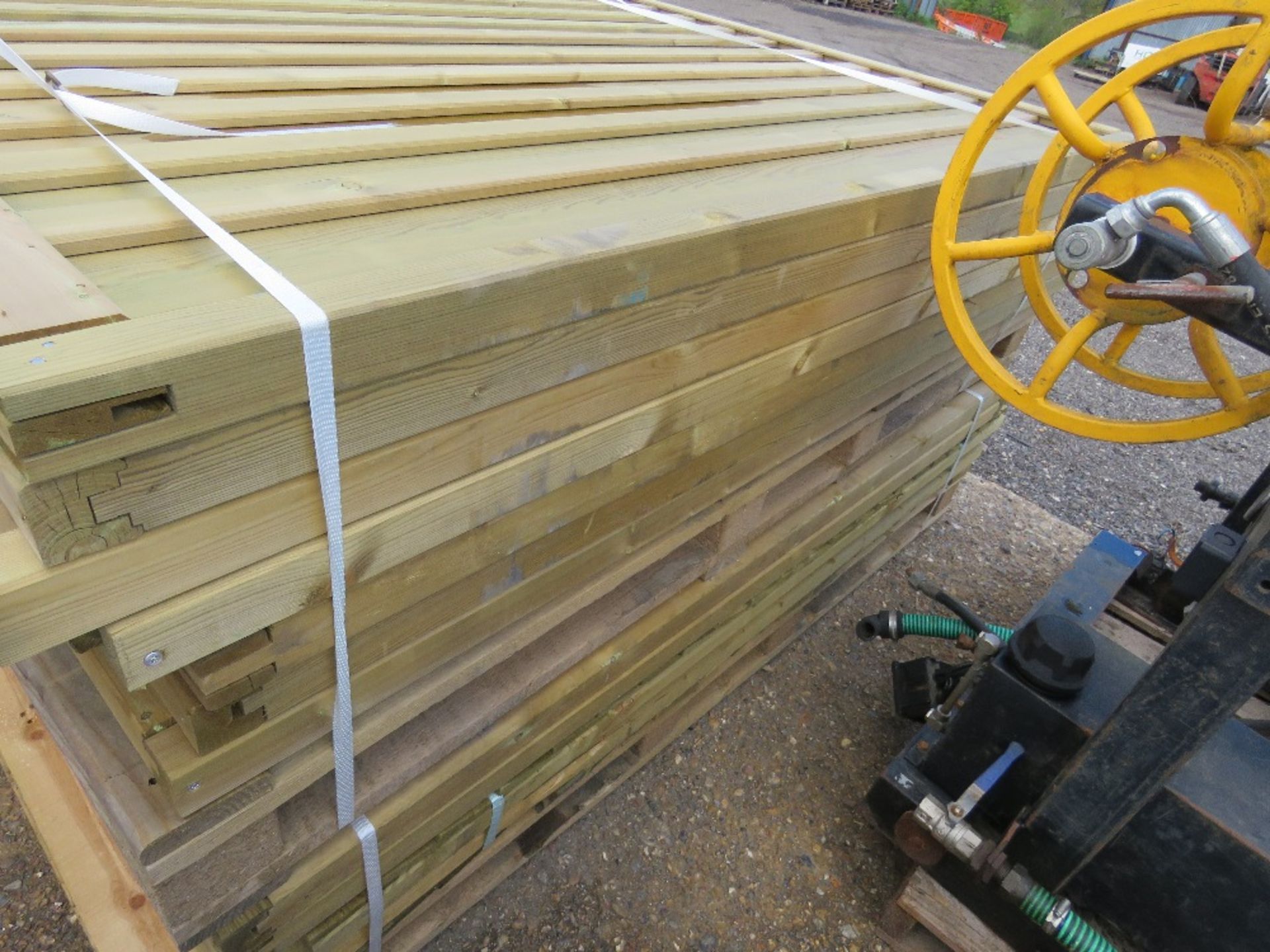 2 X LARGE PALLETS OF ASSORTED WOODEN FENCING PANELS. - Image 2 of 4