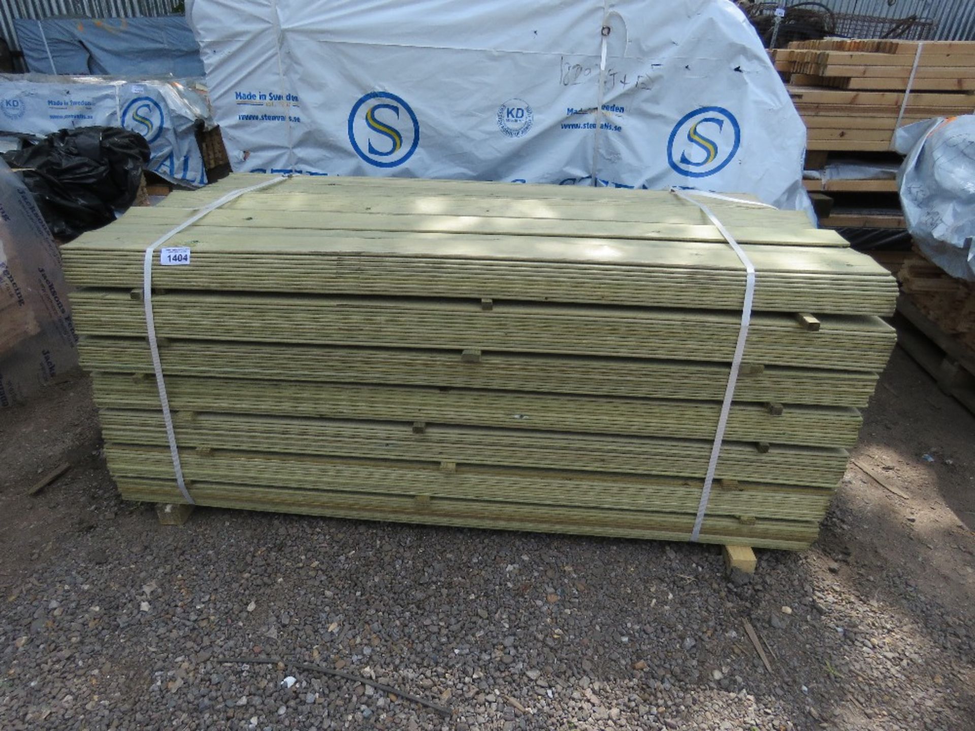 LARGE PACK OF TREATED MACHINED HIT AND MISS FENCE CLADDING BOARDS 1.74M X 95MM APPROX. - Image 2 of 4
