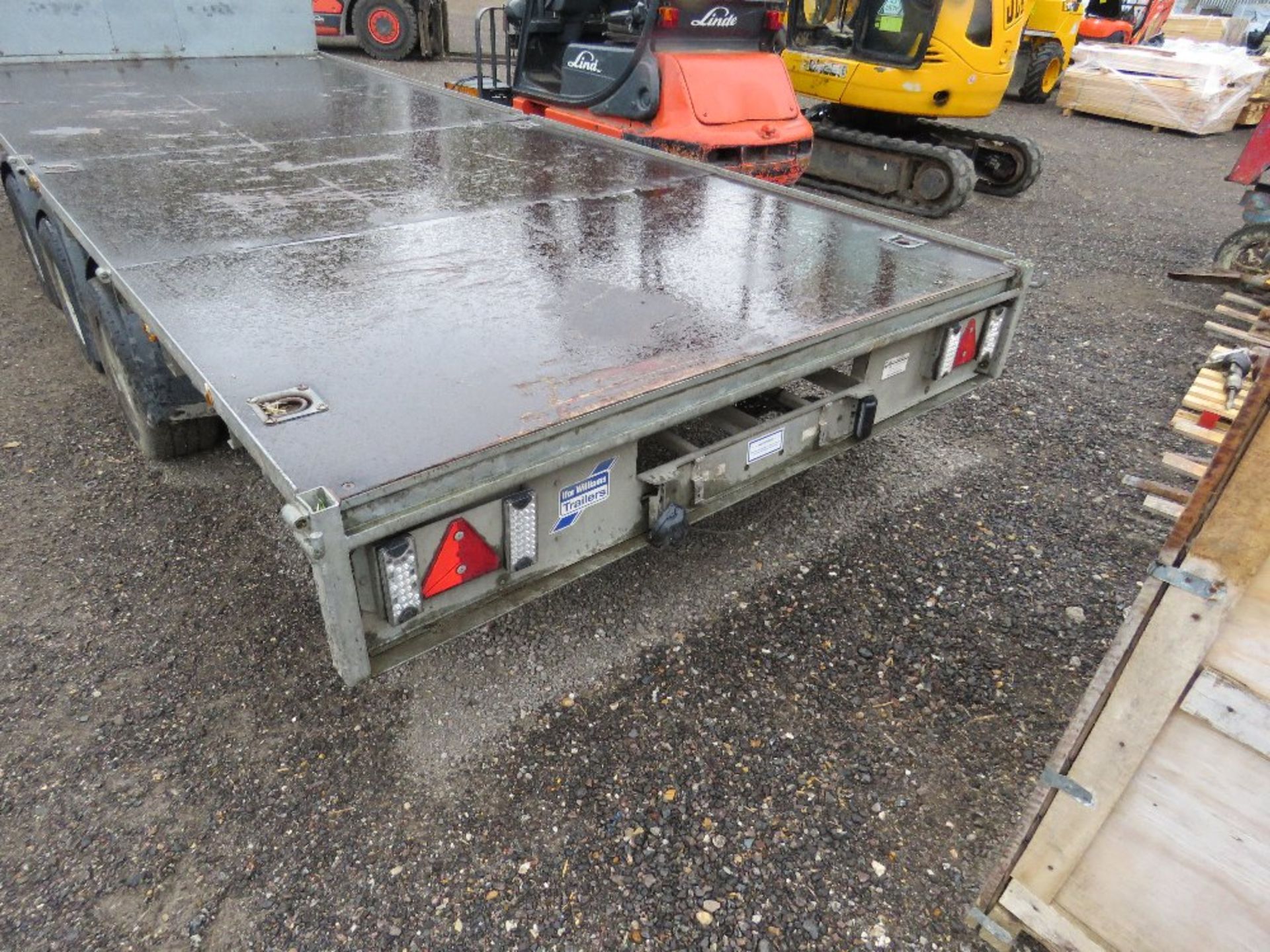 IFOR WILLIAMS LM166G3 TRIAXLED PLANT TRAILER, YEAR 2016. SN:SCKT00000G5130722. DIRECT FROM LOCAL COM - Image 7 of 9