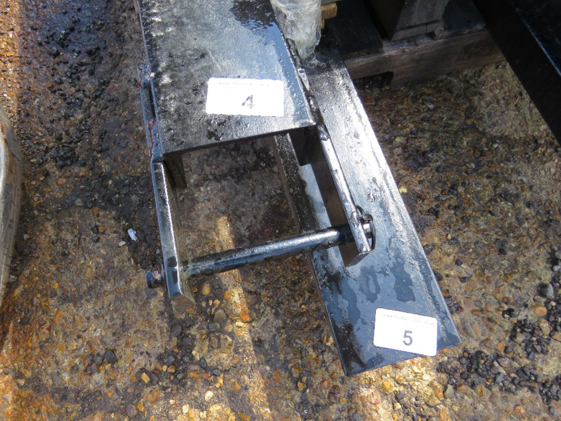 PAIR OF FORKLIFT EXTENSION TINES / SLEEVES. 6FT LENGTH APPROX. - Image 2 of 2