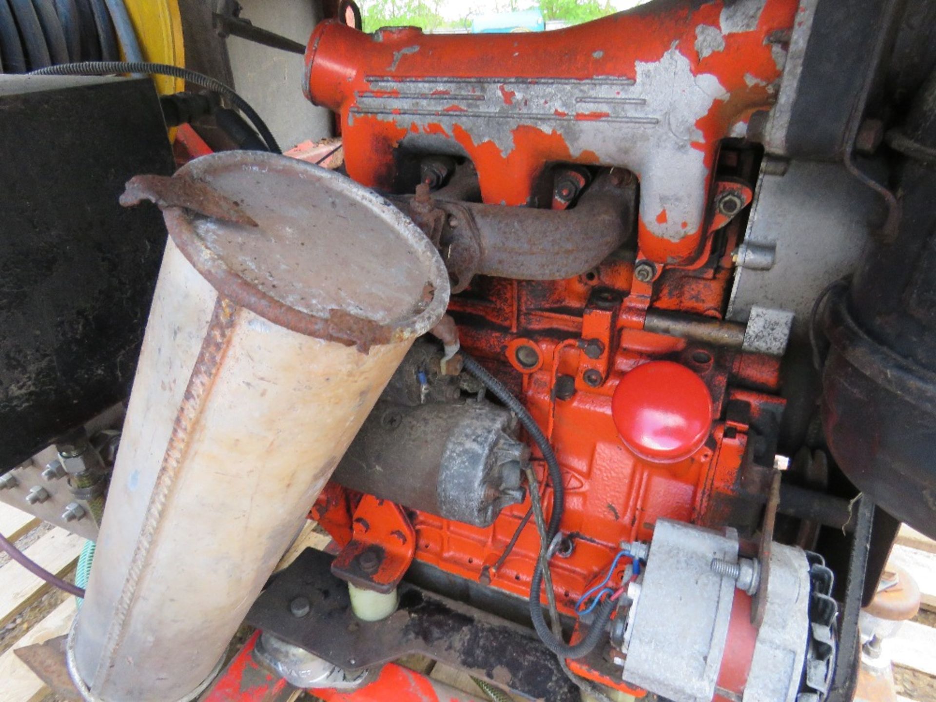 DIESEL ENGINED 3 CYLINDER HIGH PRESSURE JETTING/WASHER UNIT. UNTESTED, CONDITION UNKNOWN. - Image 6 of 8