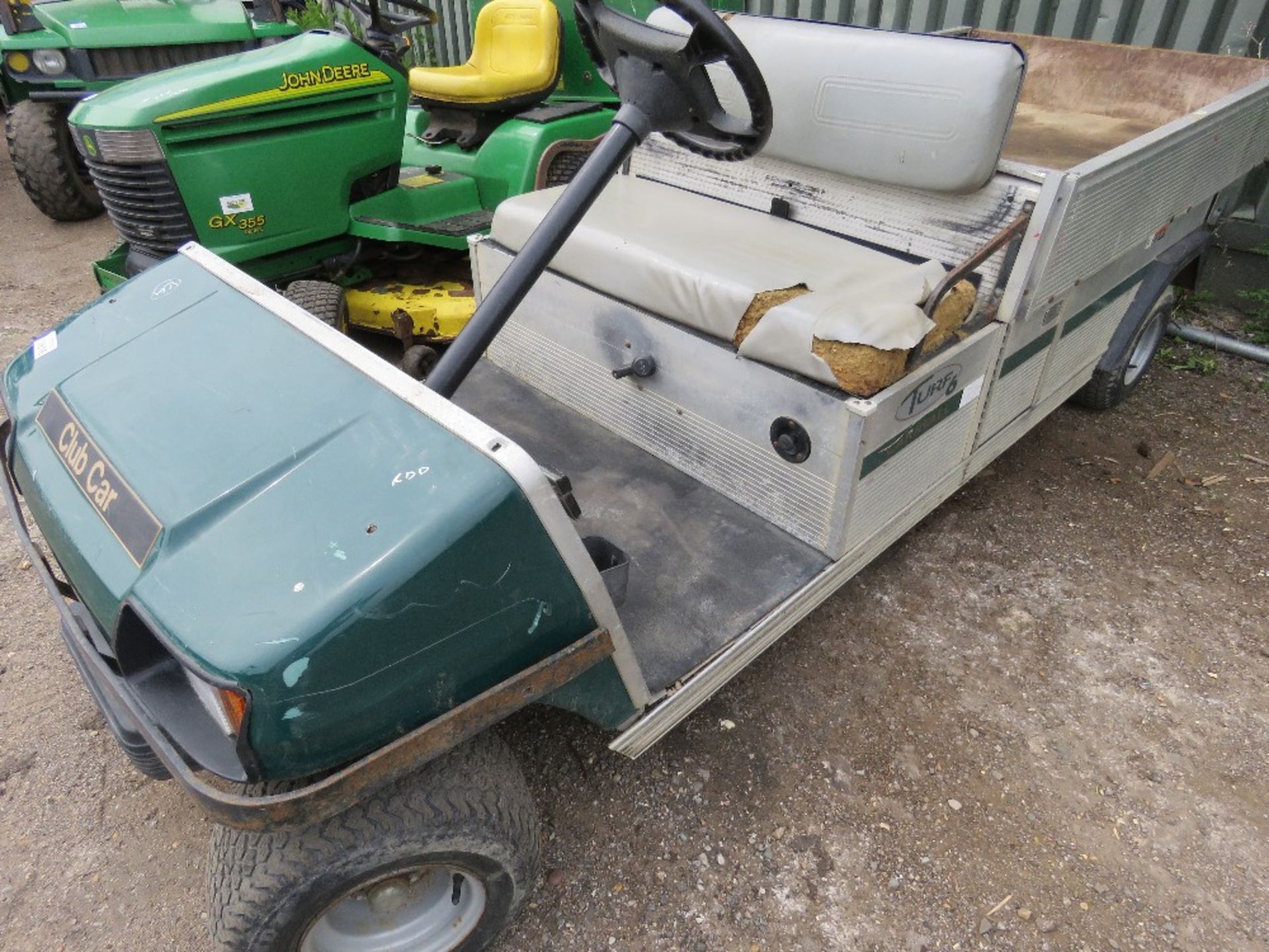 CLUBCAR CARRYALL PETROL UTILITY TRUCK. WHEN TESTED WAS SEEN TO DRIVE, STEER AND BRAKE, - Image 3 of 5